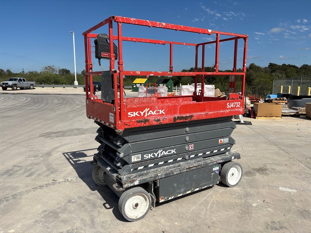 2020 (unverified) Skyjack SJ4732 Electric Scissor Lift