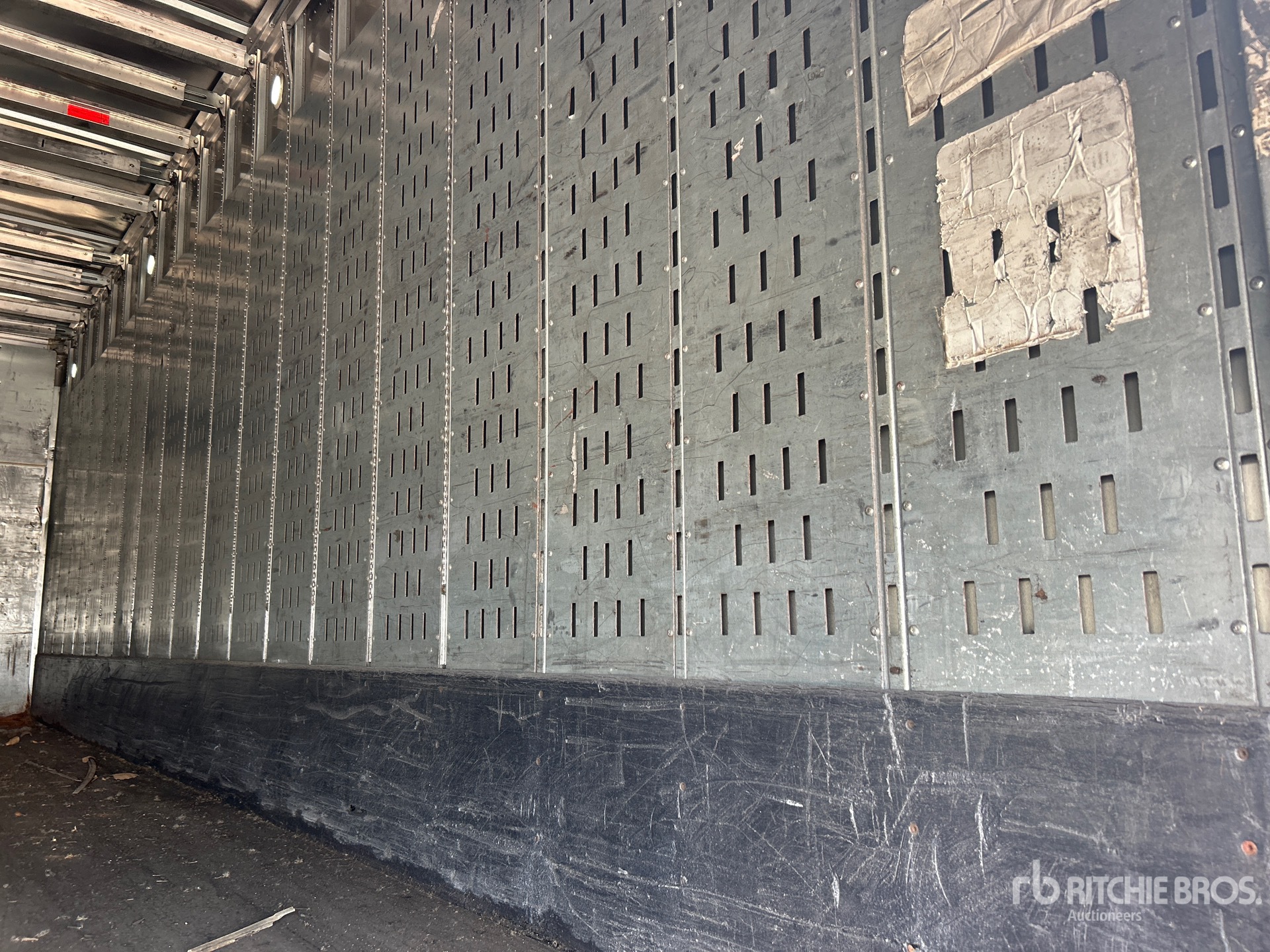 2015 Great Dane 28 FT X 102 IN S/A
