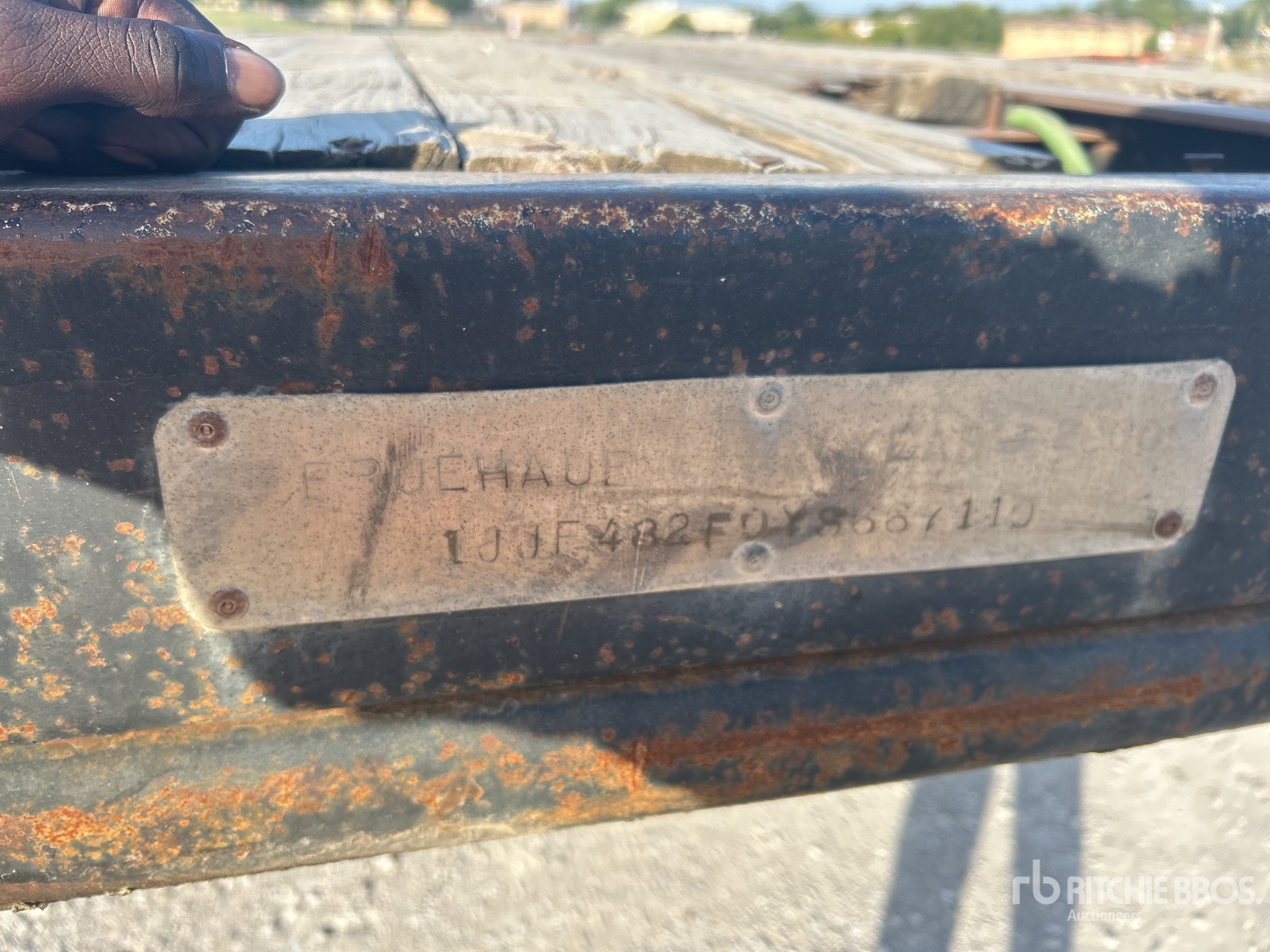 2000 Fruehauf 48 ft T/A (Inoperable)