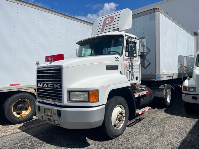 1991 Mack CH612 4x2 S/A Day Cab Truck Tractor