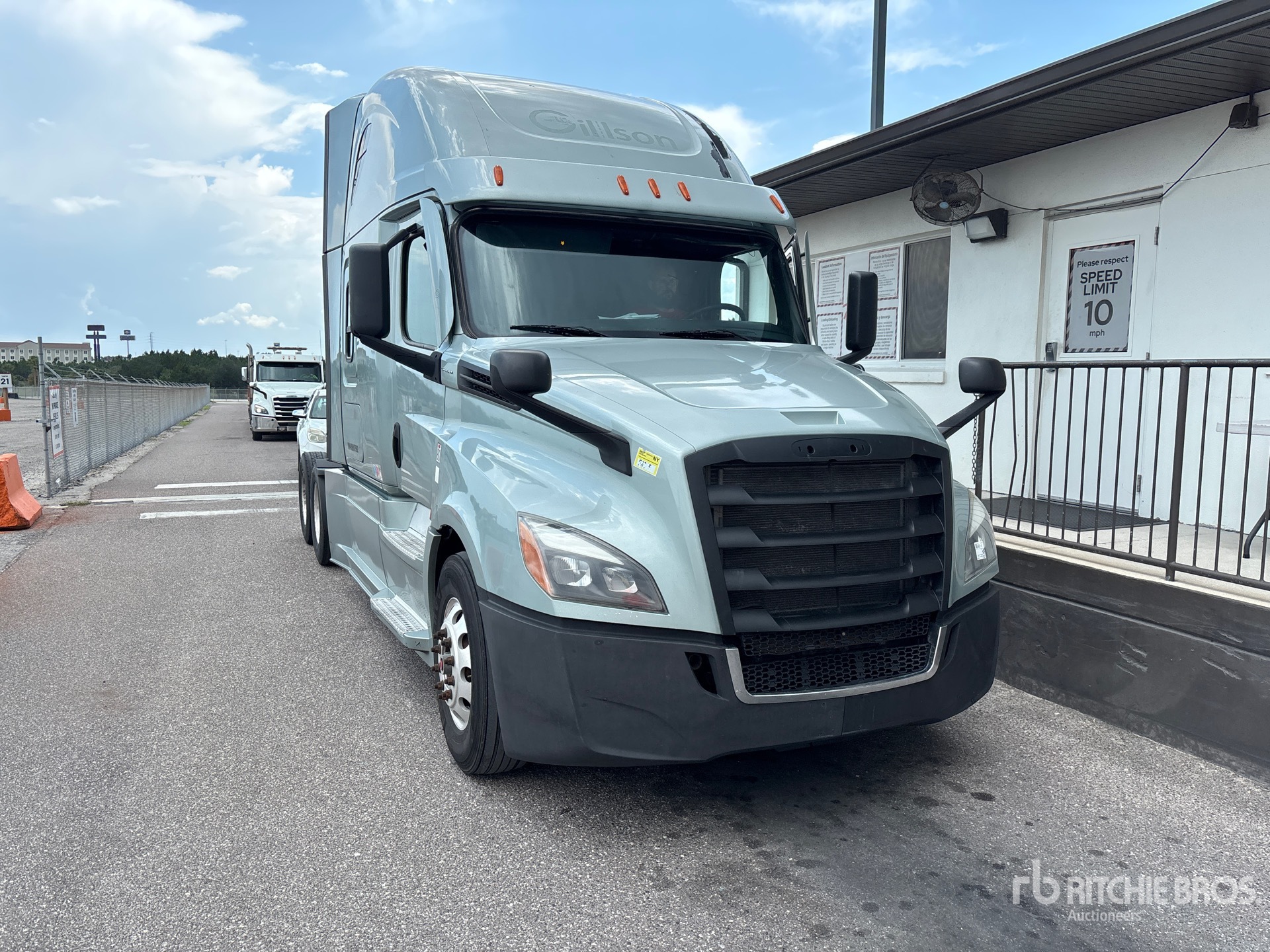 2021 Freightliner CASCADIA 126