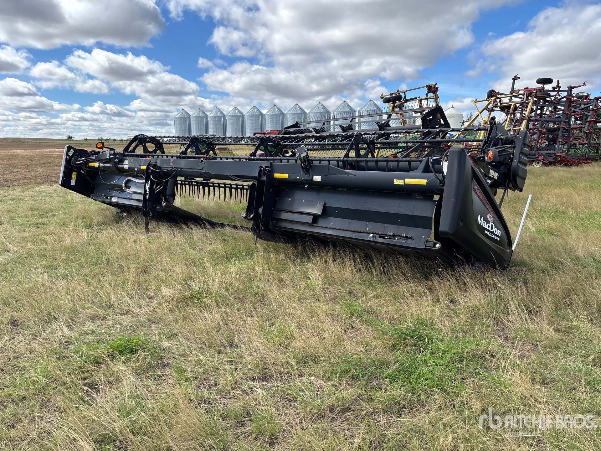 2013 Macdon 25 ft