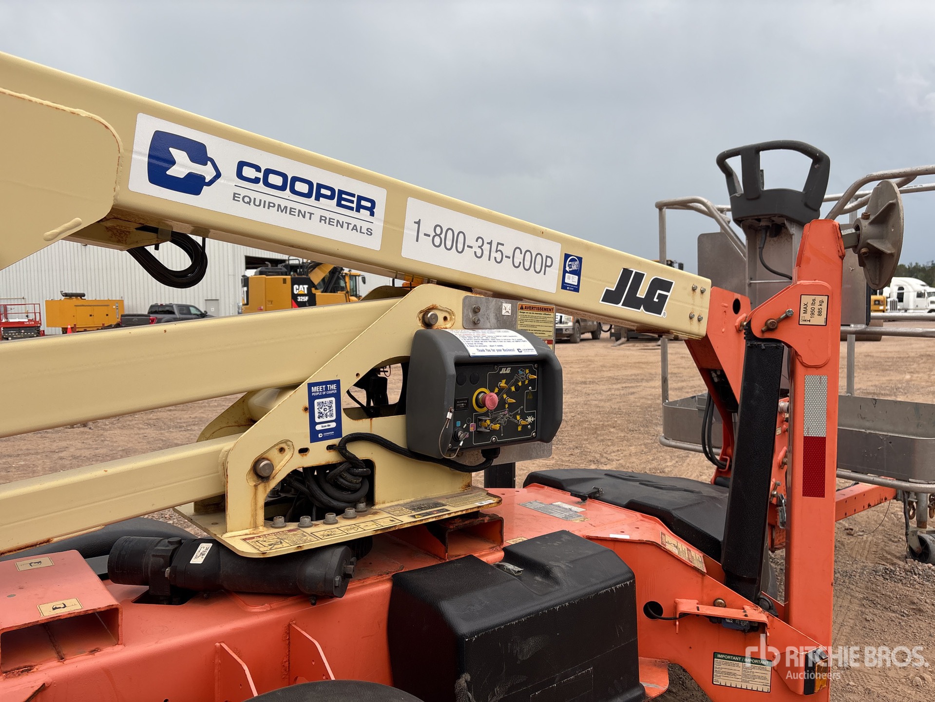 2018 JLG T-350