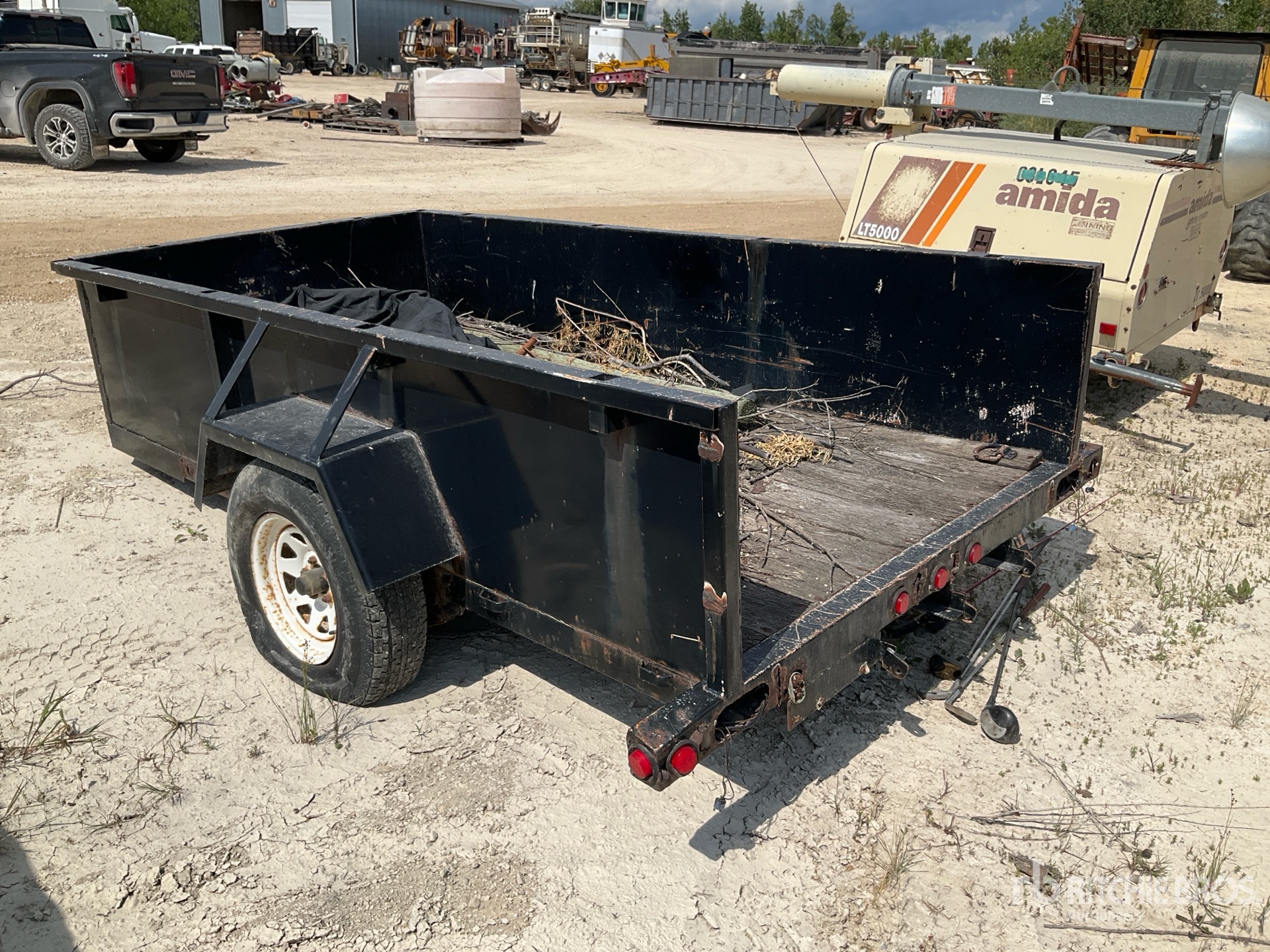 General Appearance with Picture, Left Rear Corner
