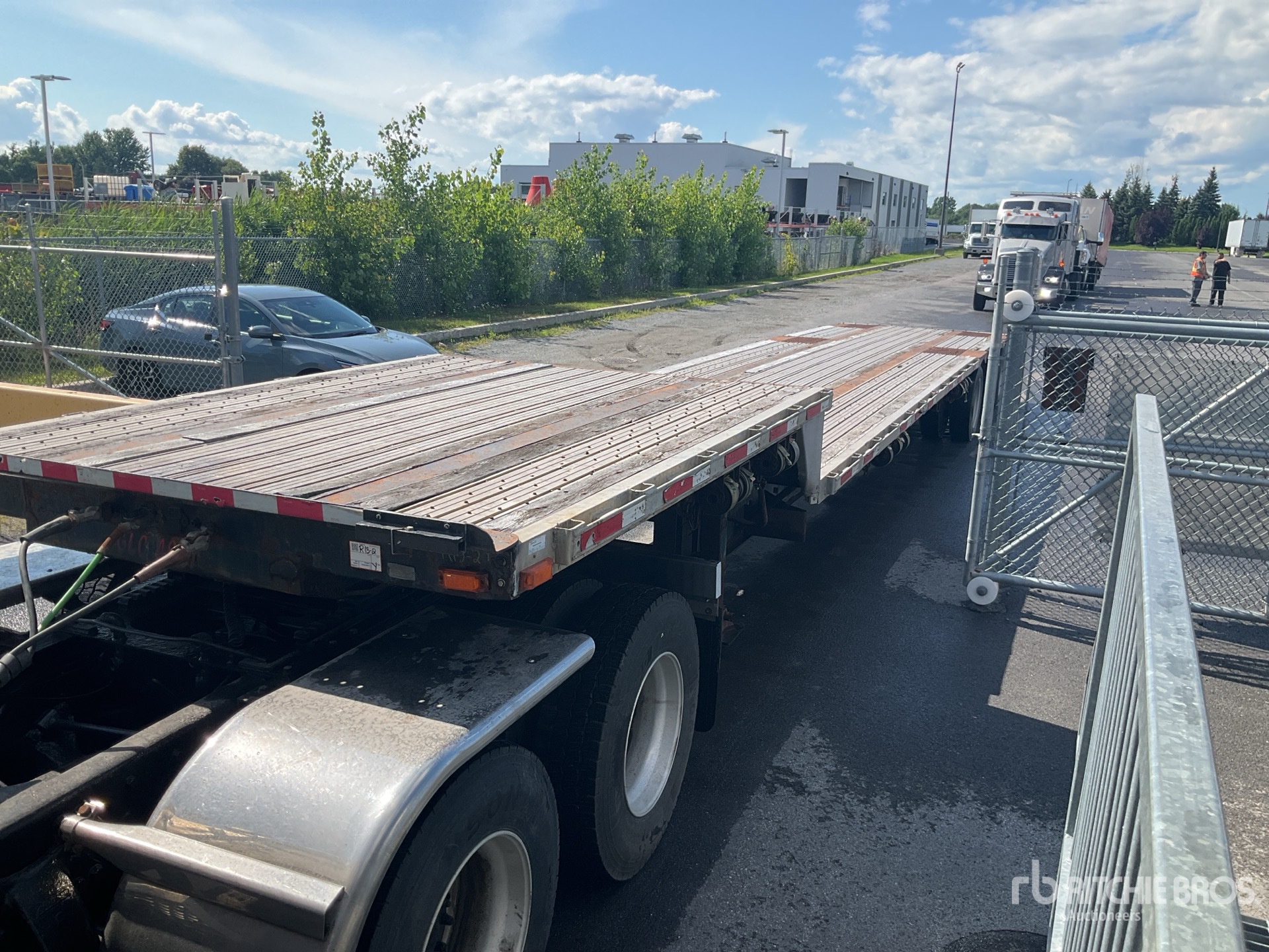 2000 Transcraft 48 ft T/A Spread Axle