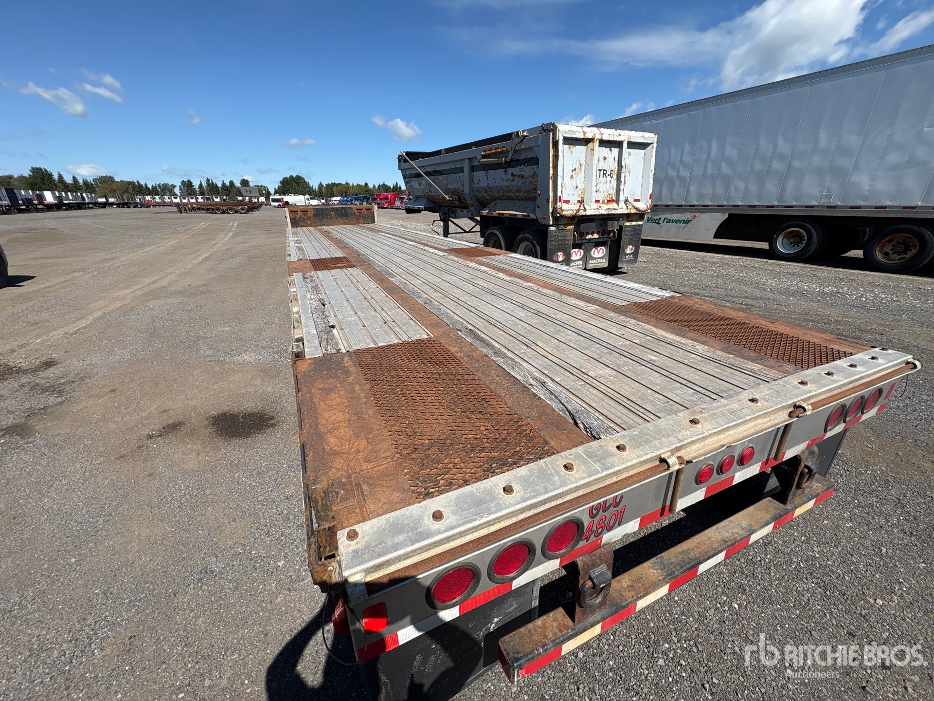 2000 Transcraft 48 ft T/A Spread Axle