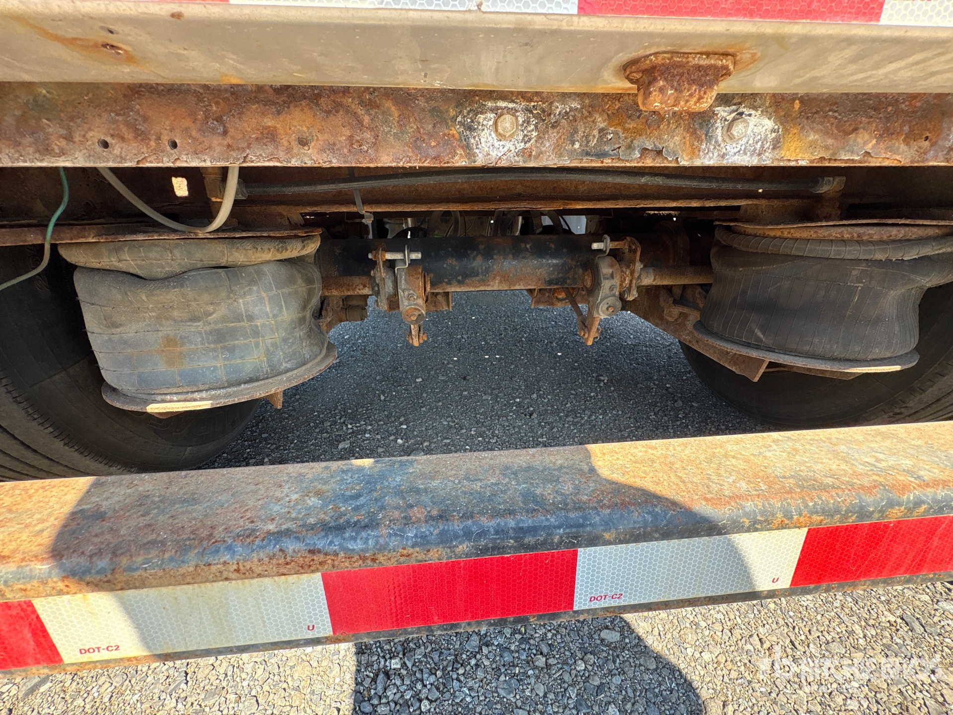 2000 Transcraft 48 ft T/A Spread Axle