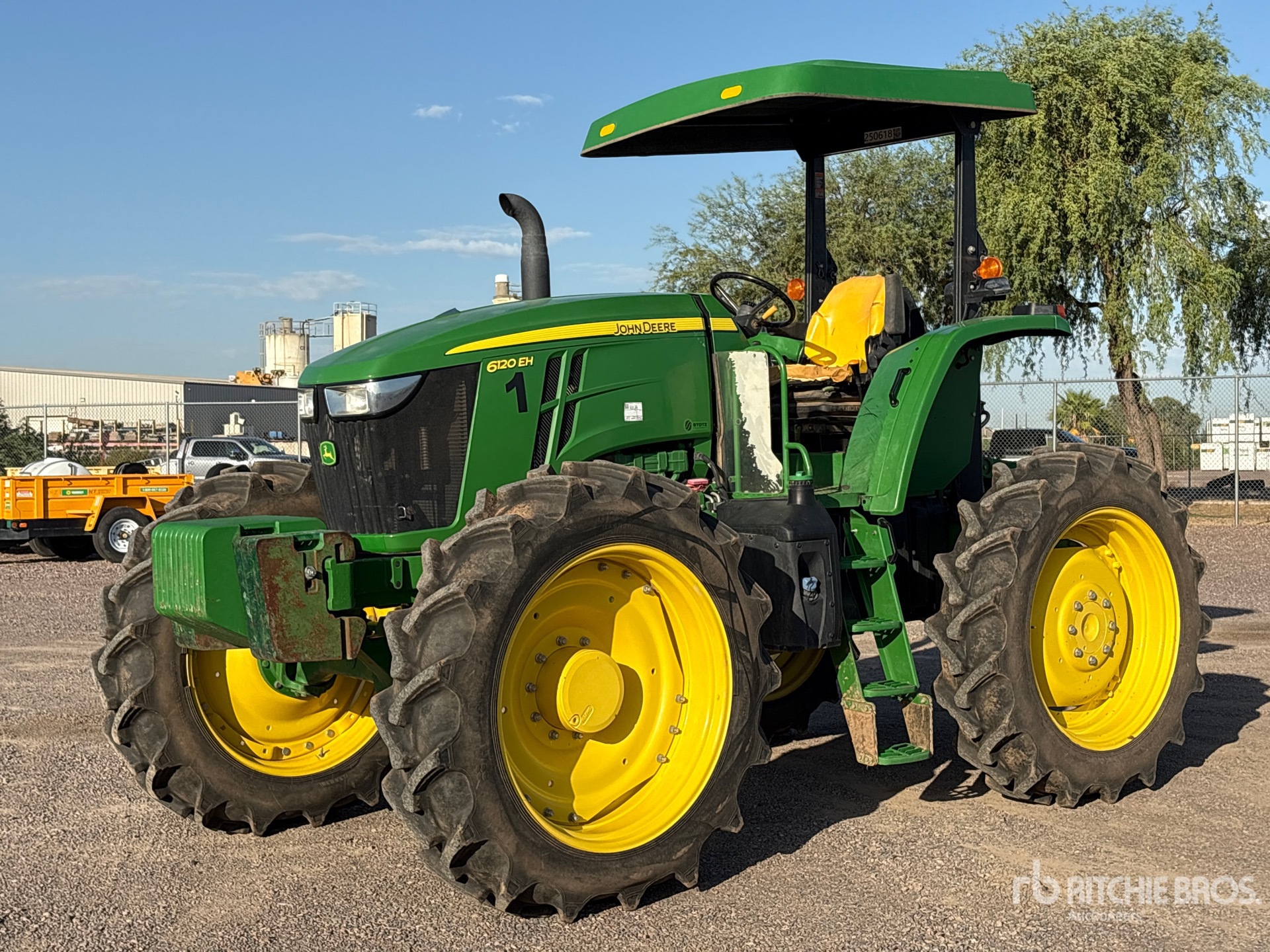 2022 John Deere 6120E