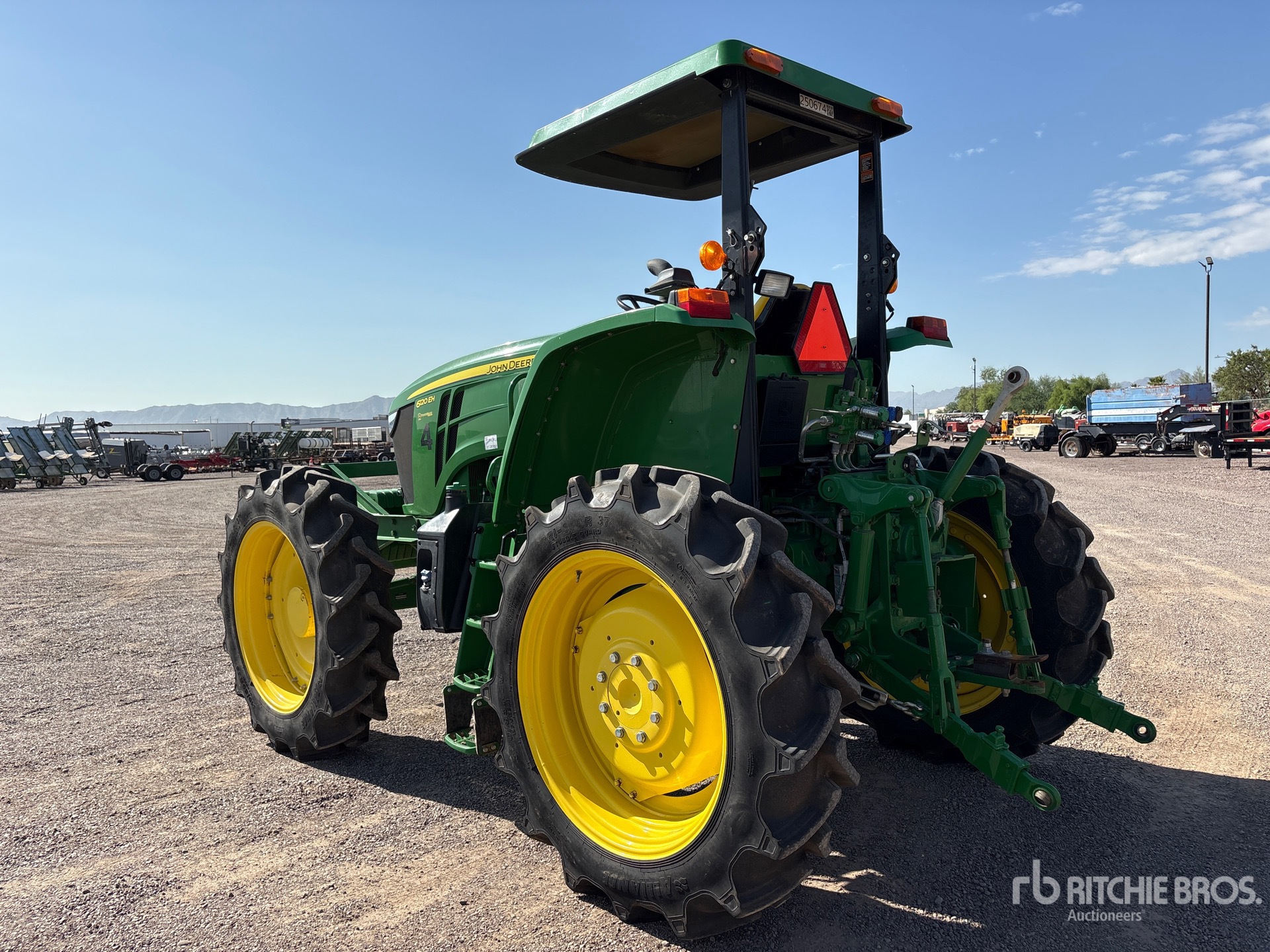 2022 John Deere 6120E