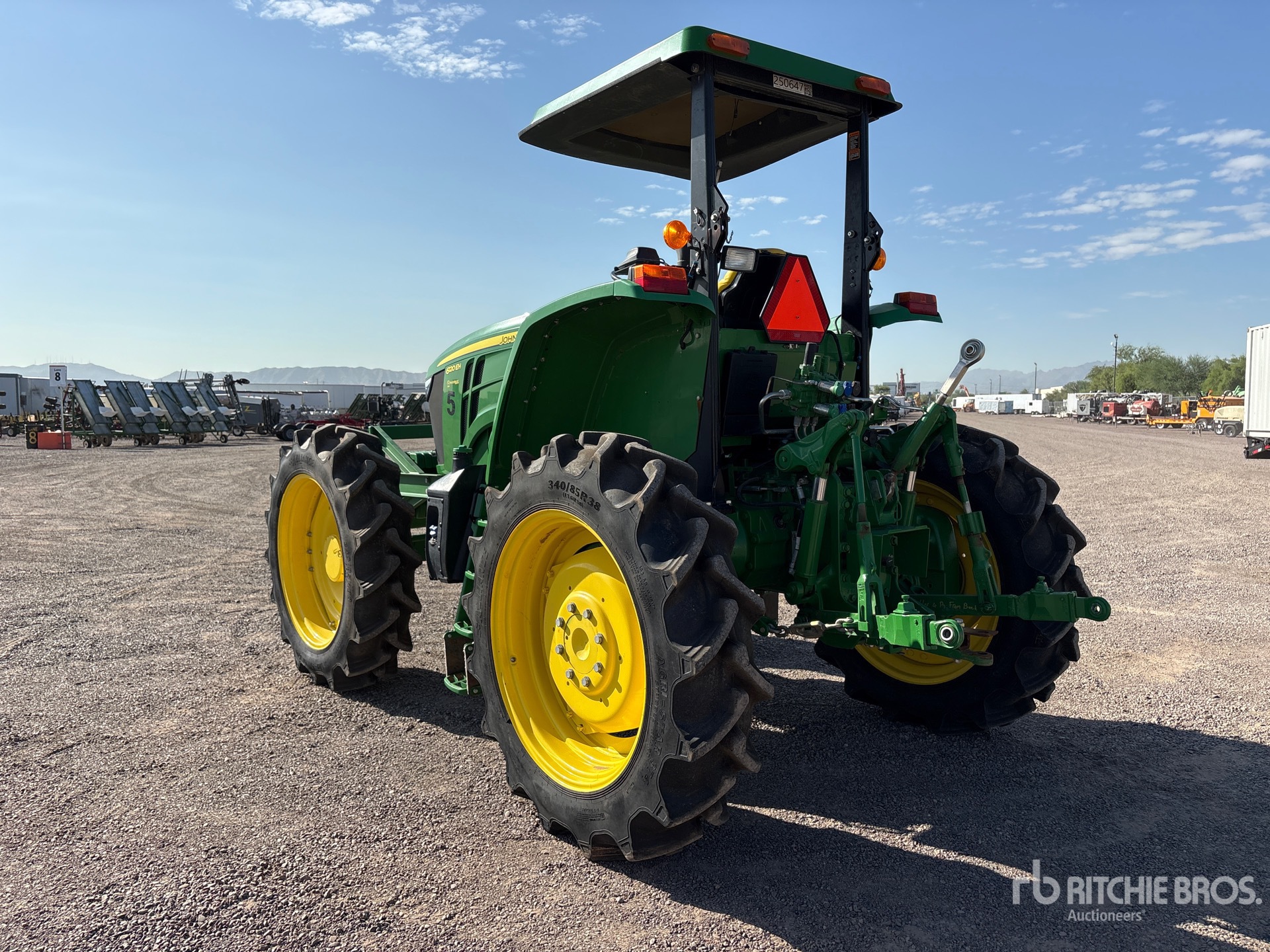 2022 John Deere 6120E
