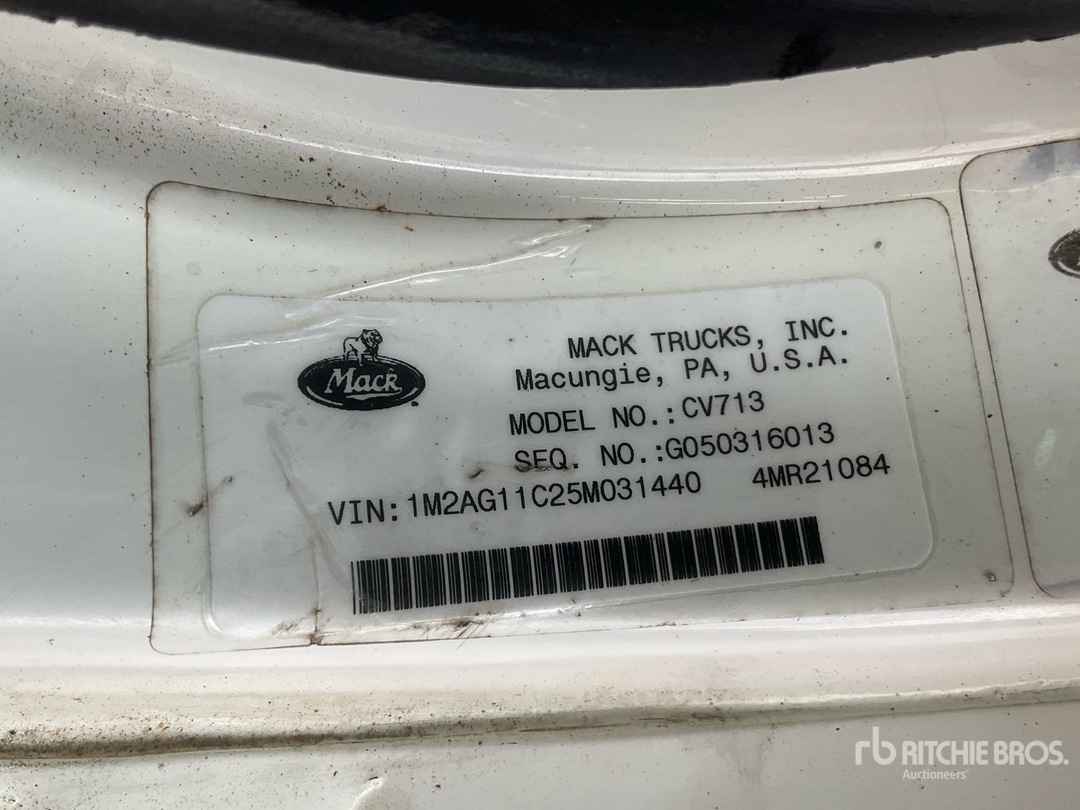 2005 Mack CV713