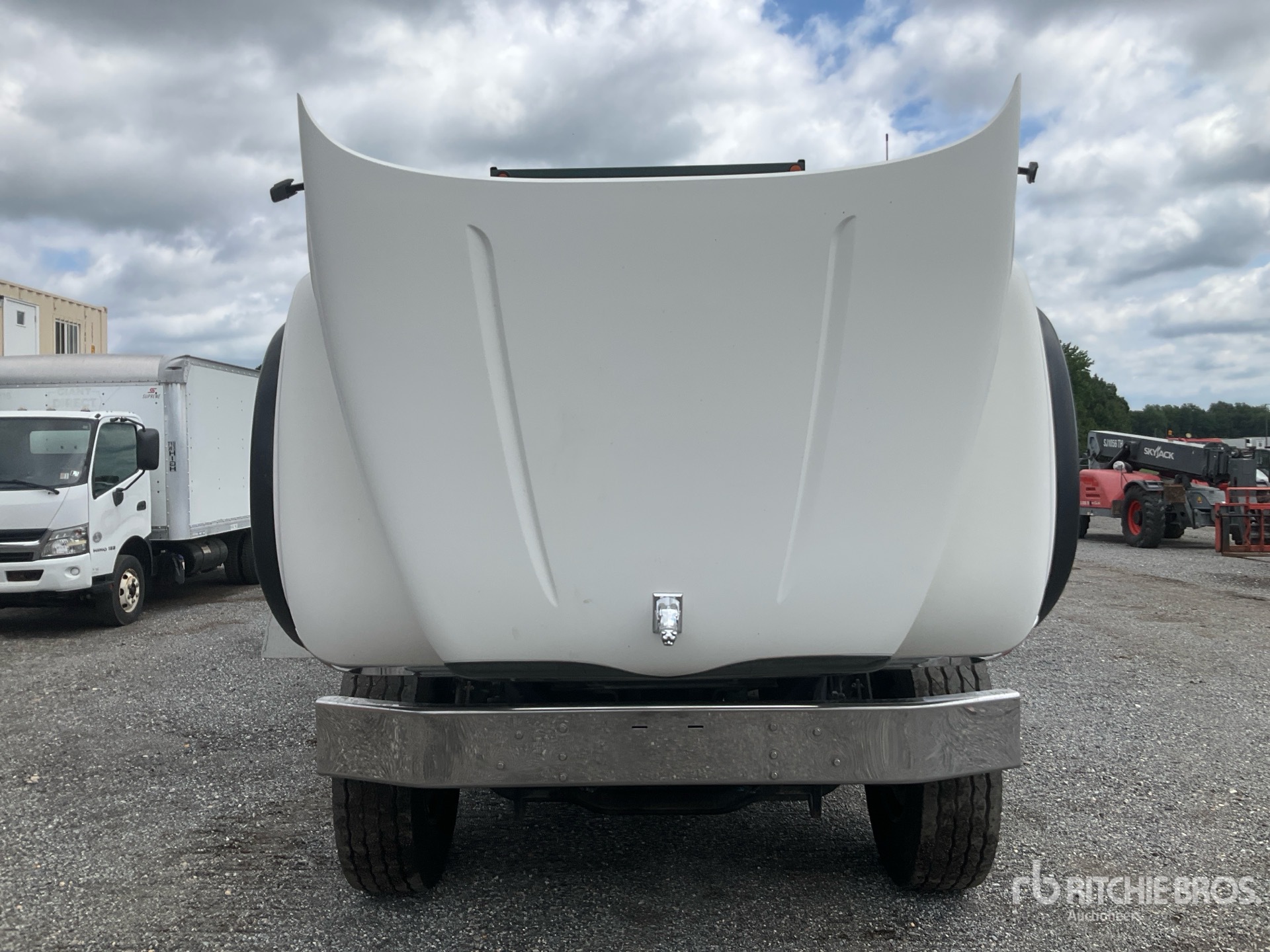 2005 Mack CV713
