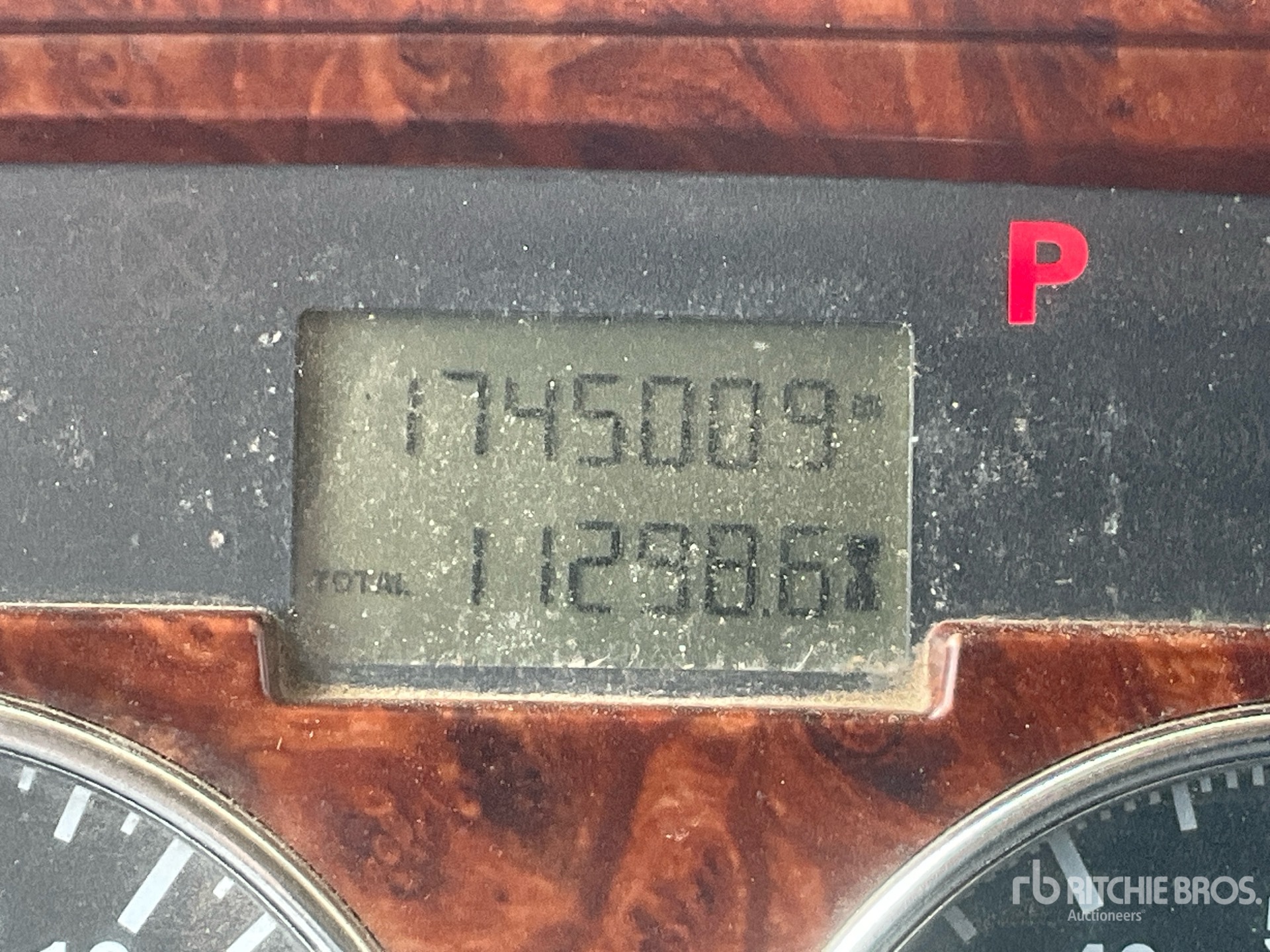 2005 Mack CV713