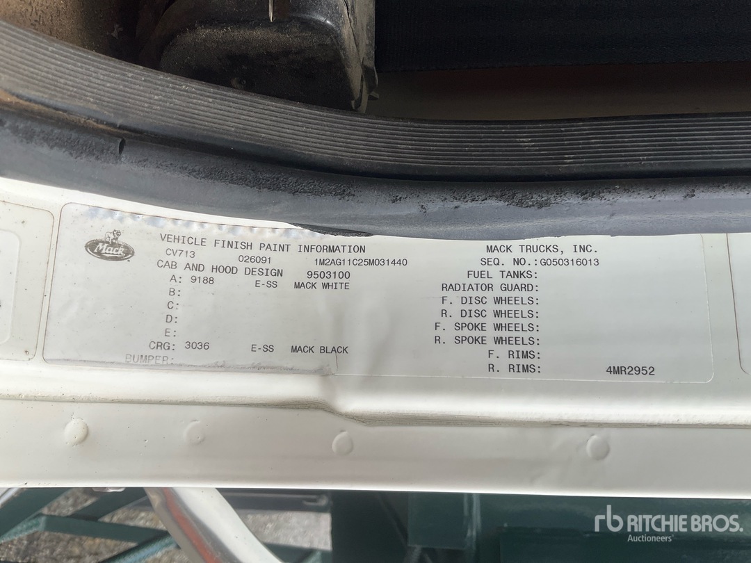 2005 Mack CV713