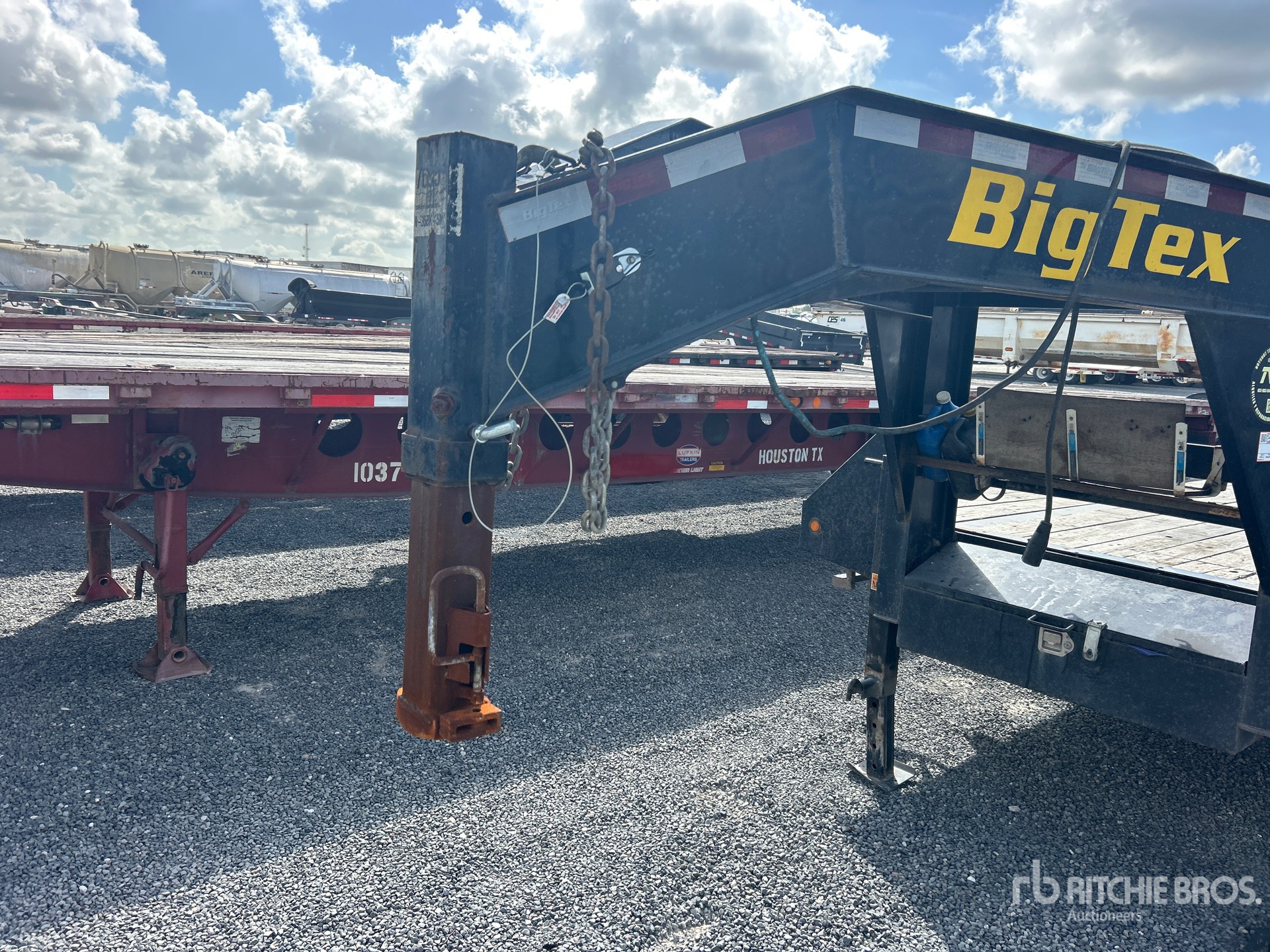 2021 Big Tex 22GN-35BK+5MR