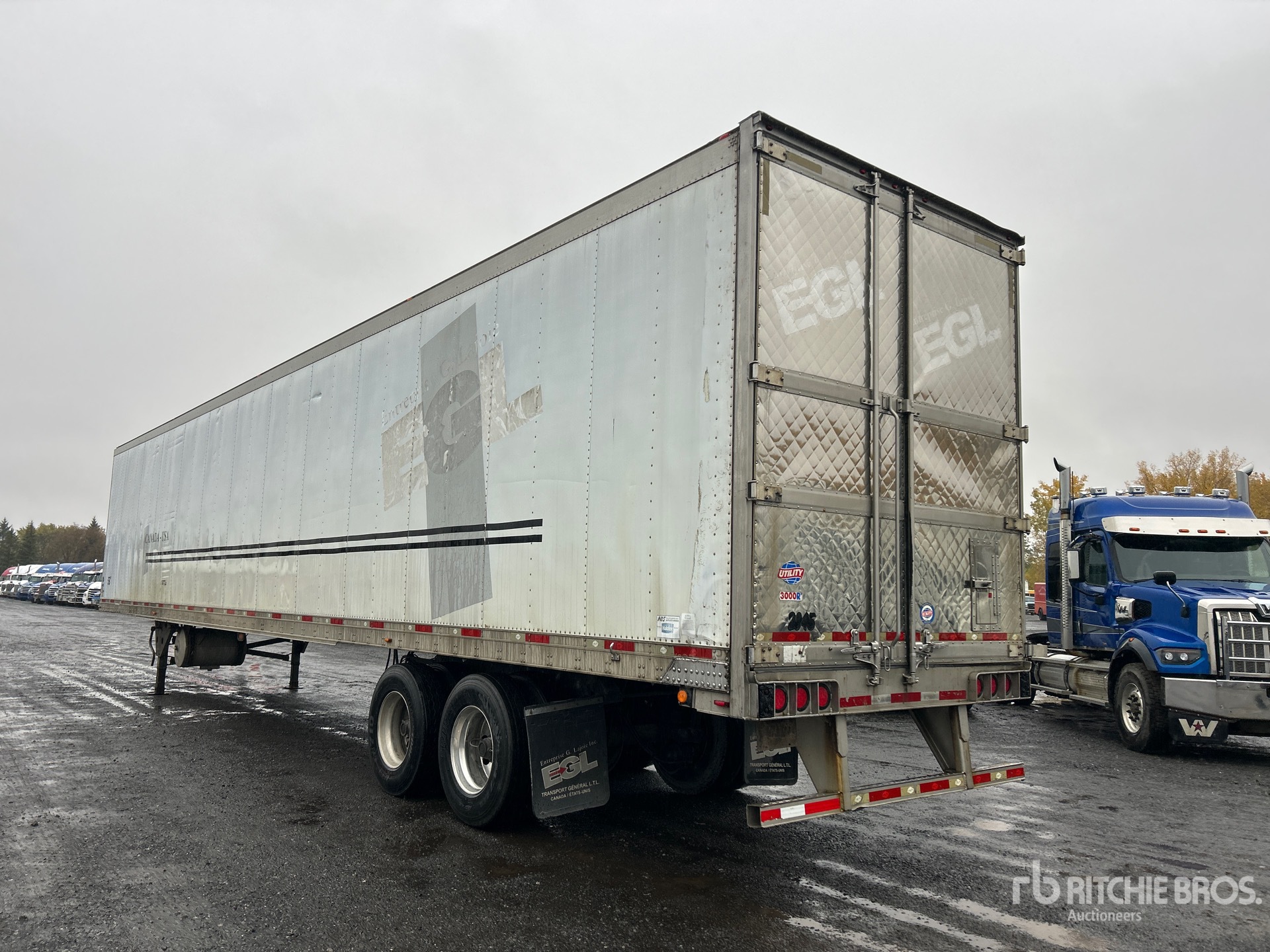 2009 Utility 3000R