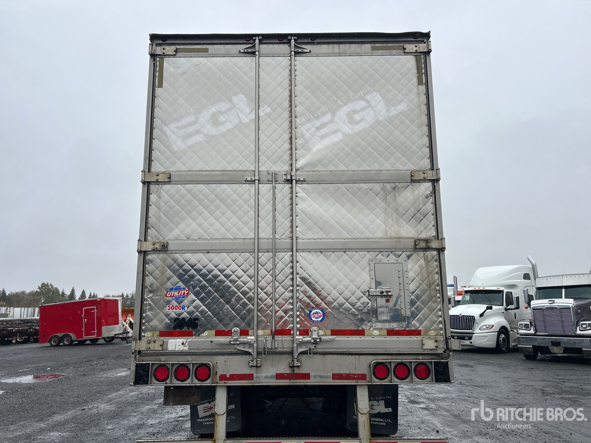 2009 Utility 3000R