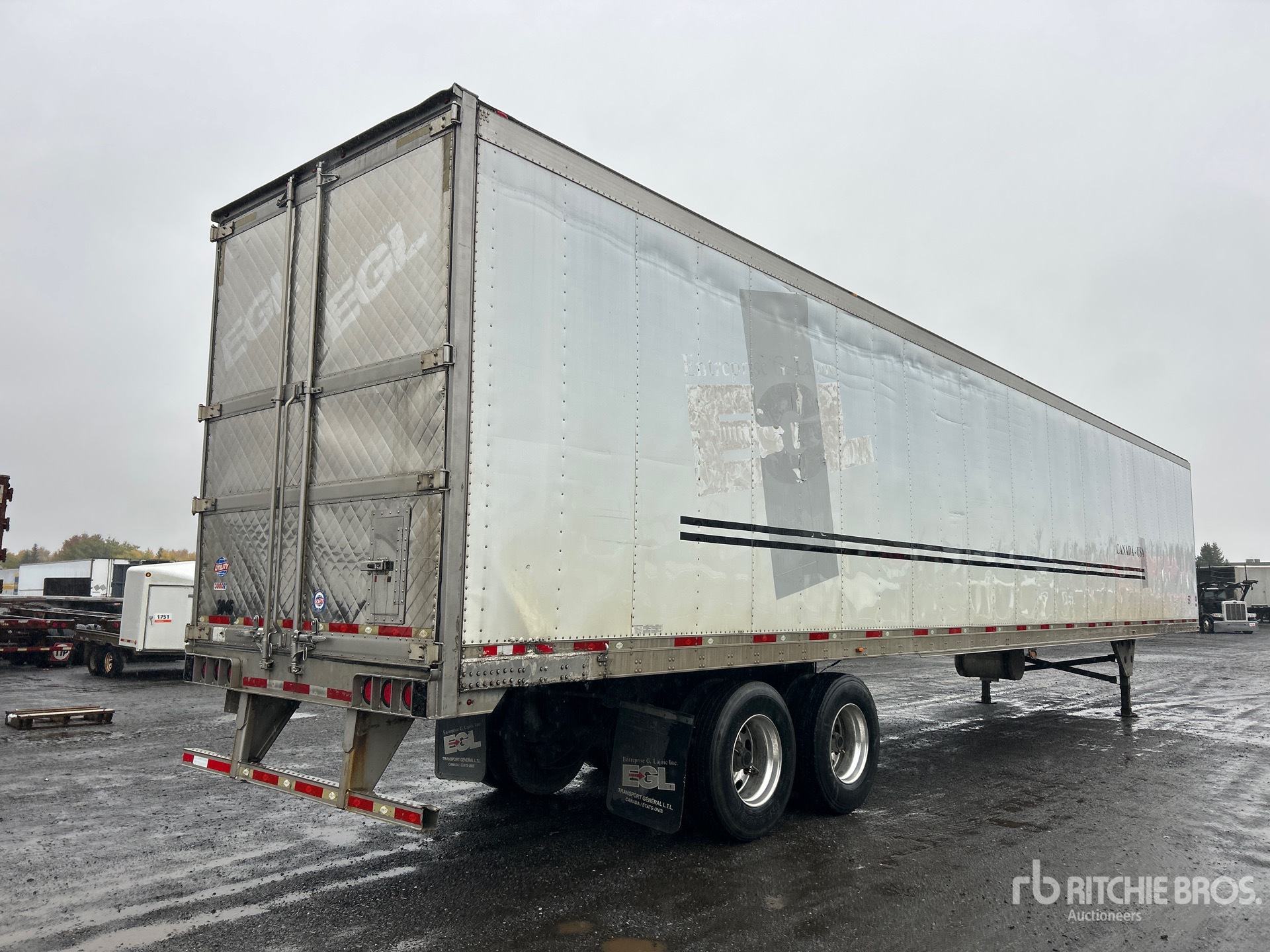 2009 Utility 3000R