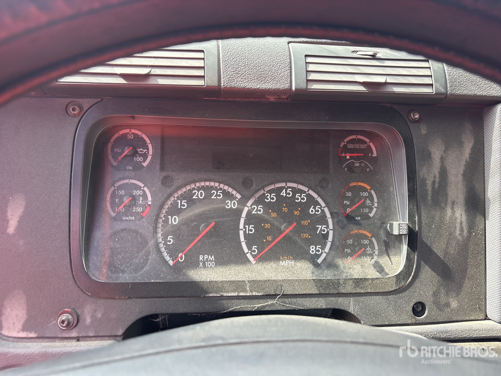 2016 Freightliner CASCADIA 113