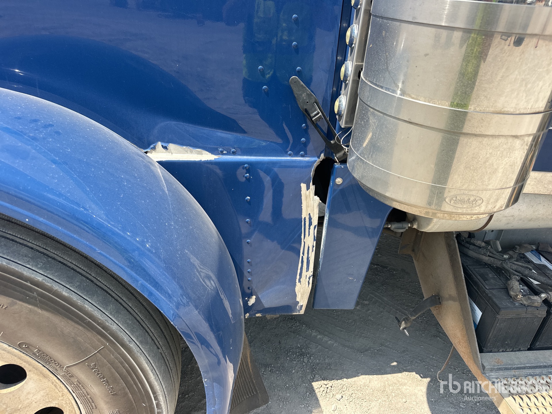 2004 Peterbilt 379