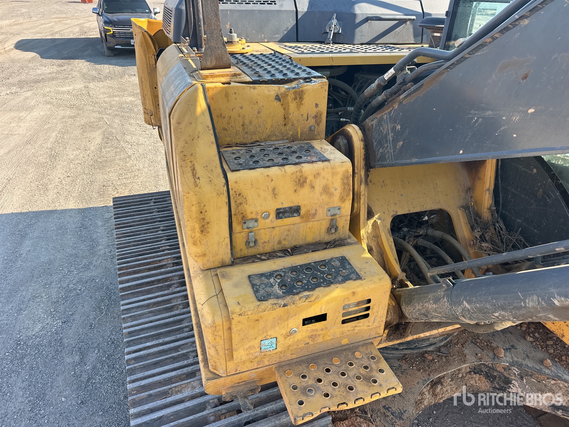 2016 John Deere 210G LC