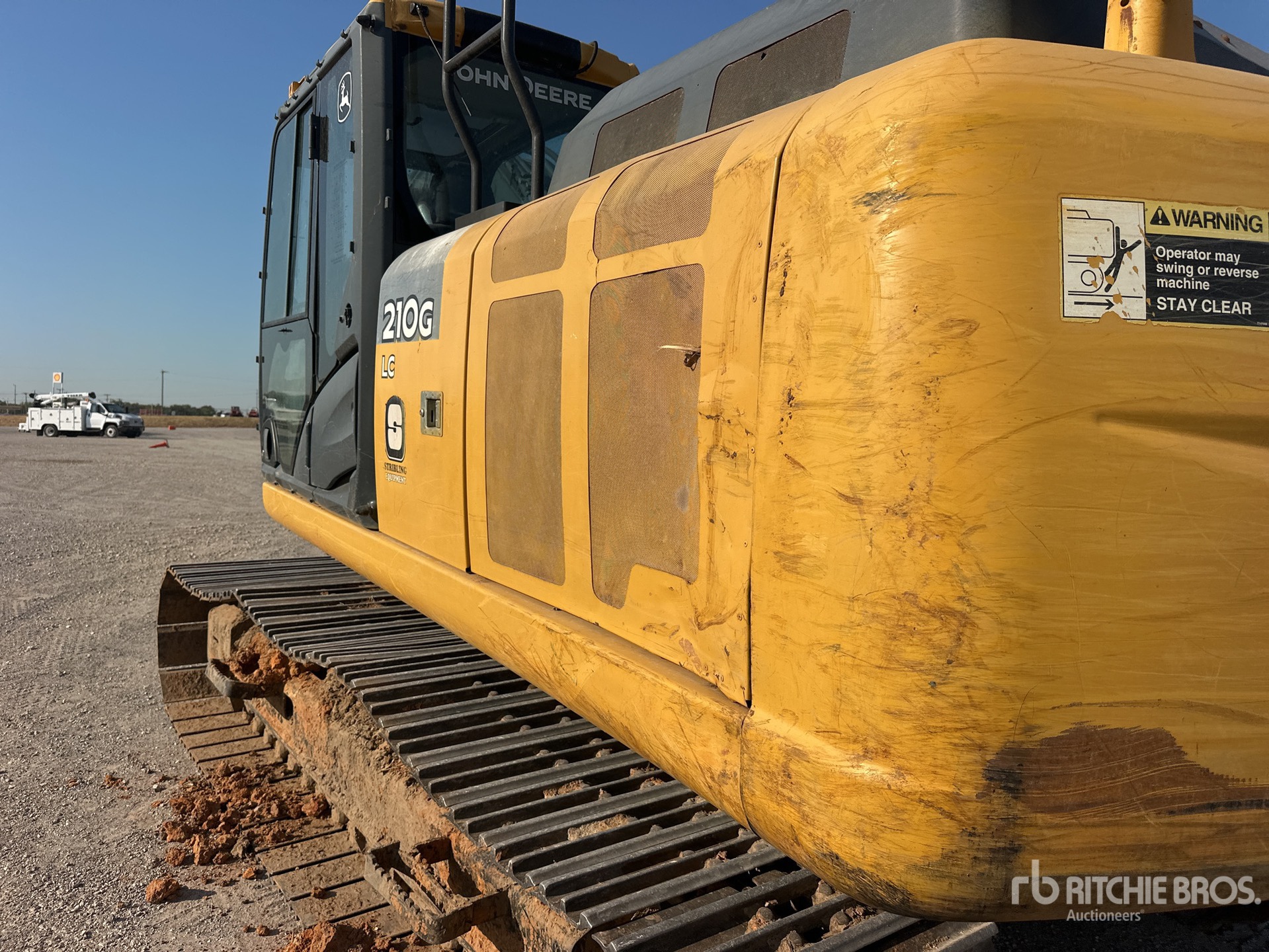 2016 John Deere 210G LC