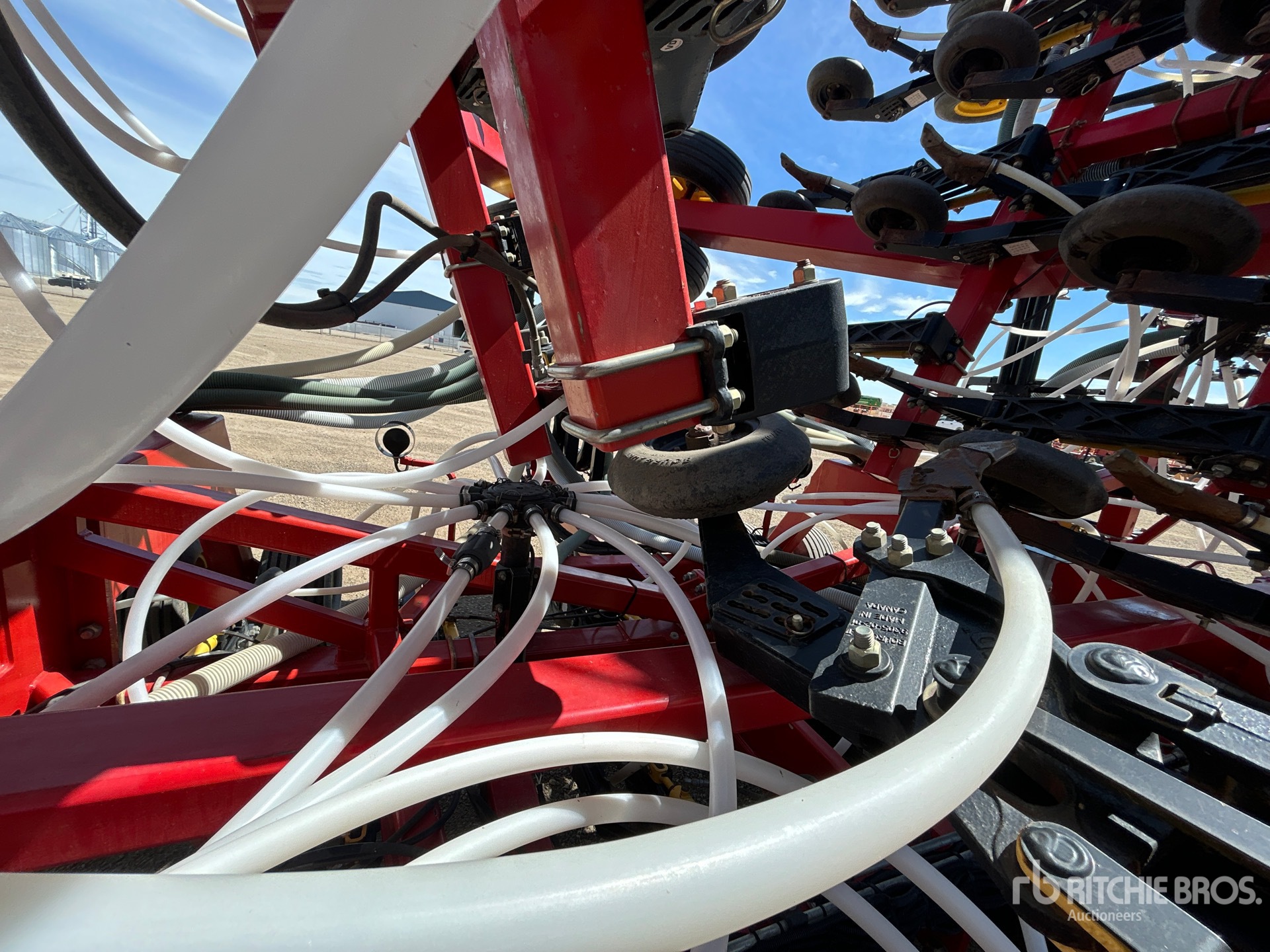 2011 Bourgault 3310 PHD