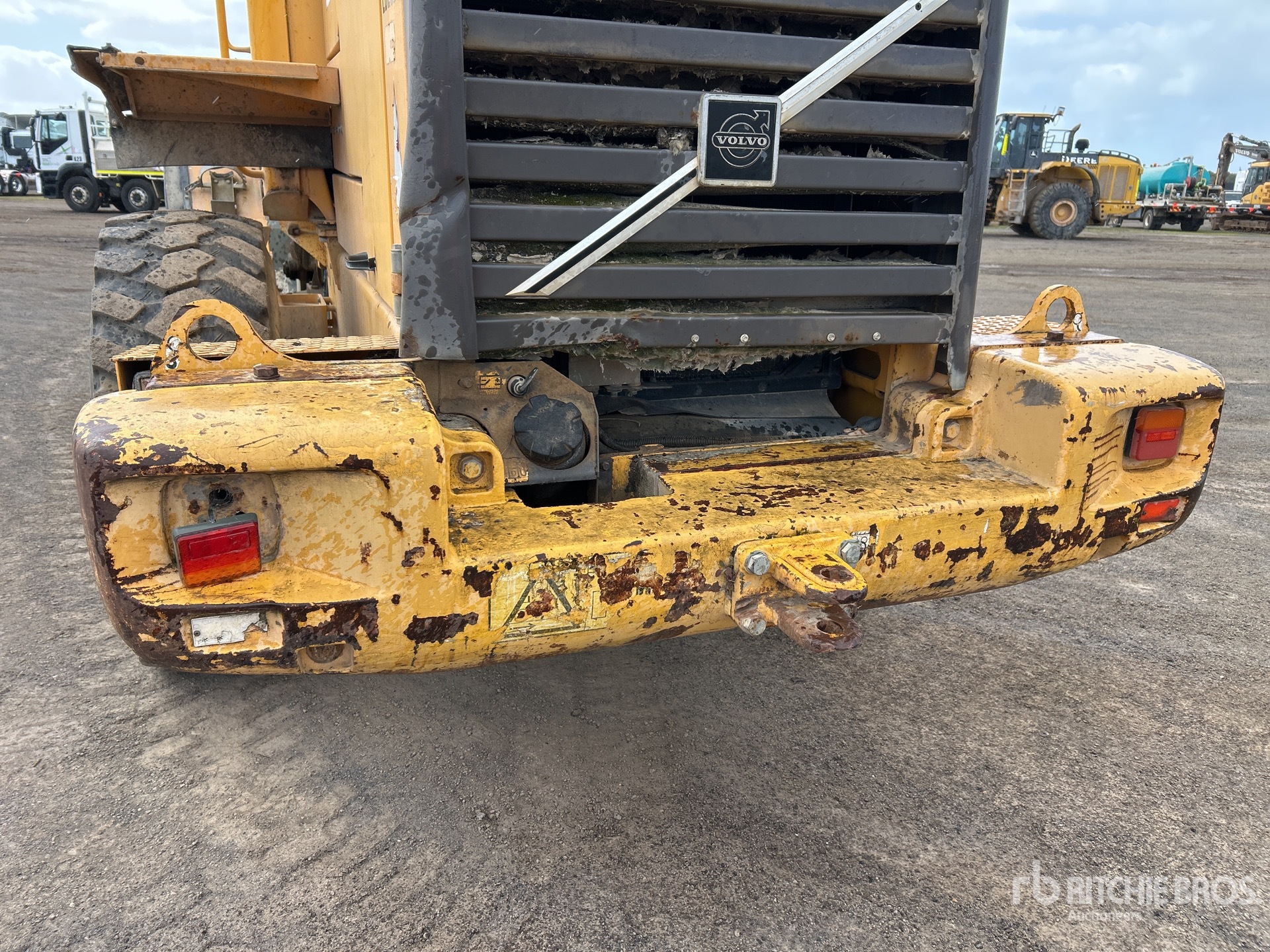2002 Volvo L70D