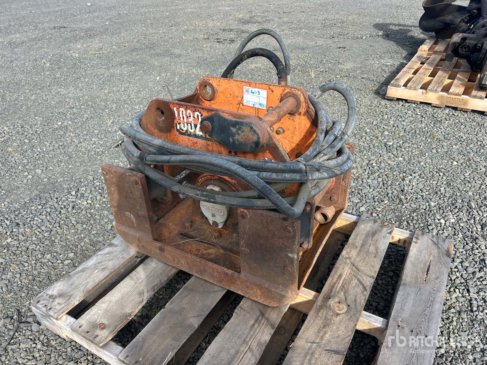 Photo of Stanley 23 in - Fits Case 580L