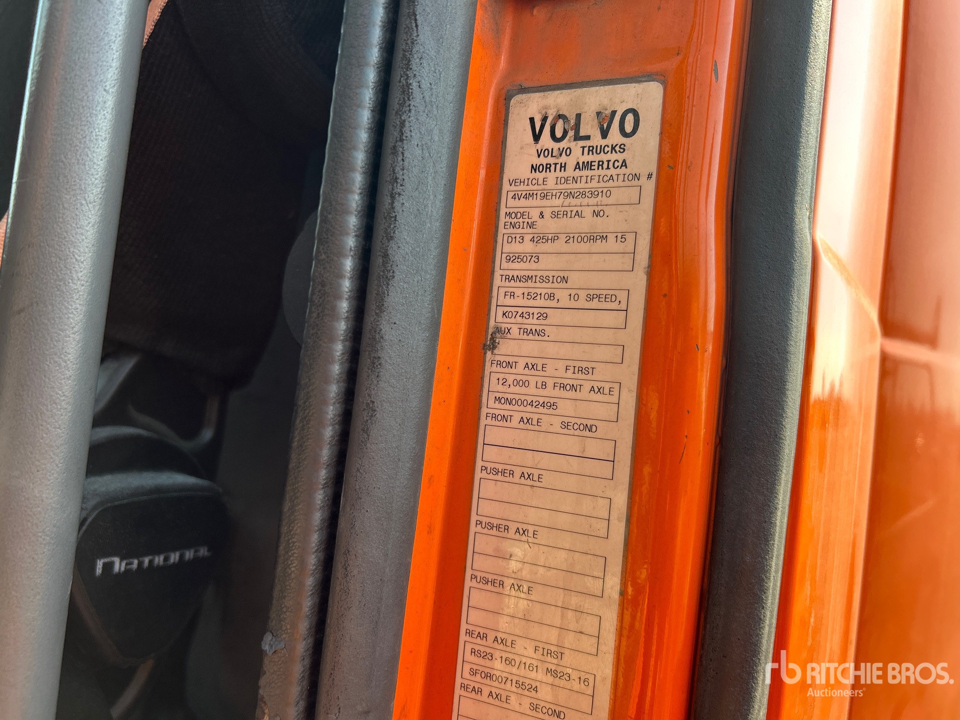 2009 Volvo VNM