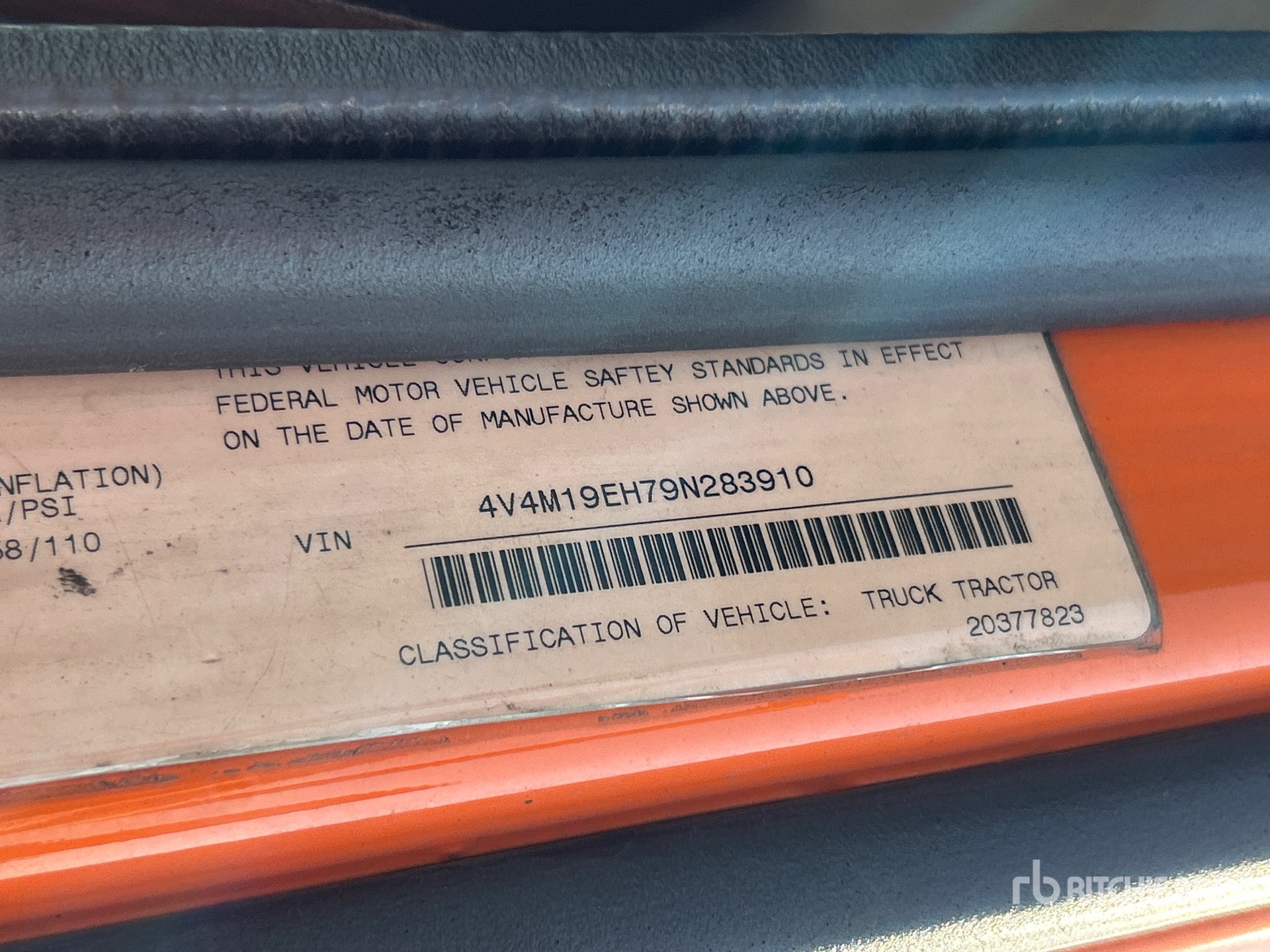2009 Volvo VNM
