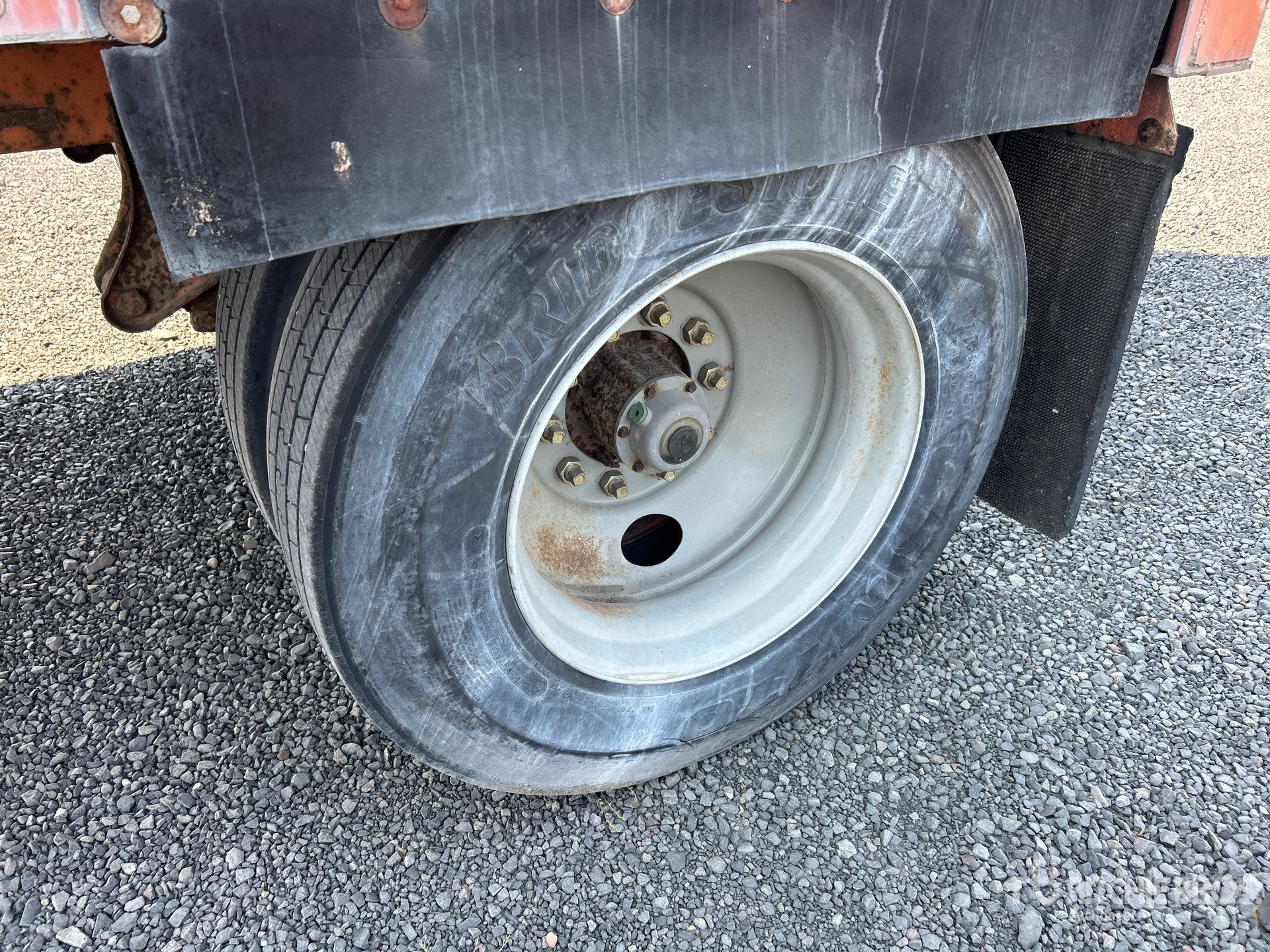 2000 Strick 24 FT X 102 IN S/A