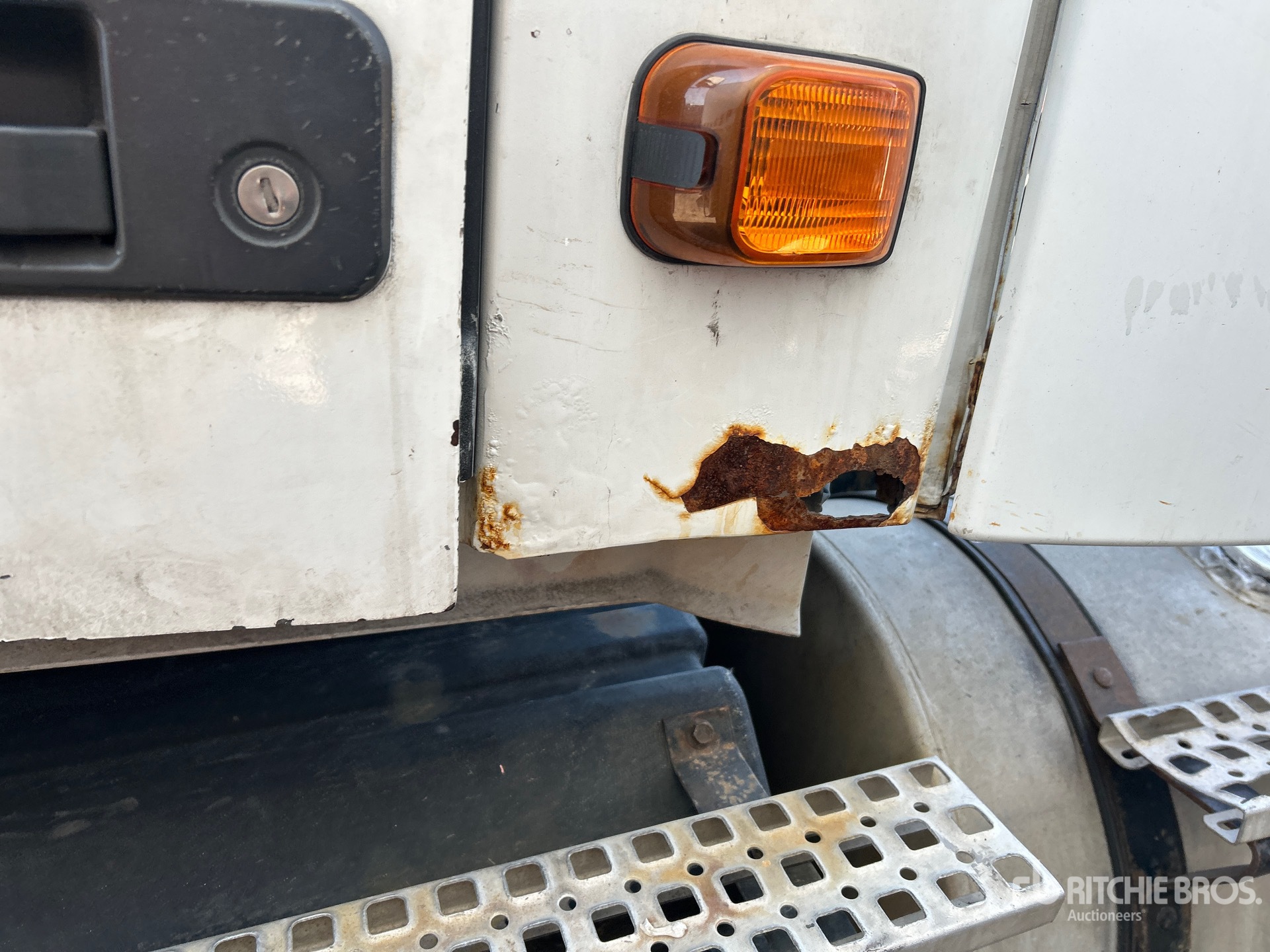 2006 Volvo VNM