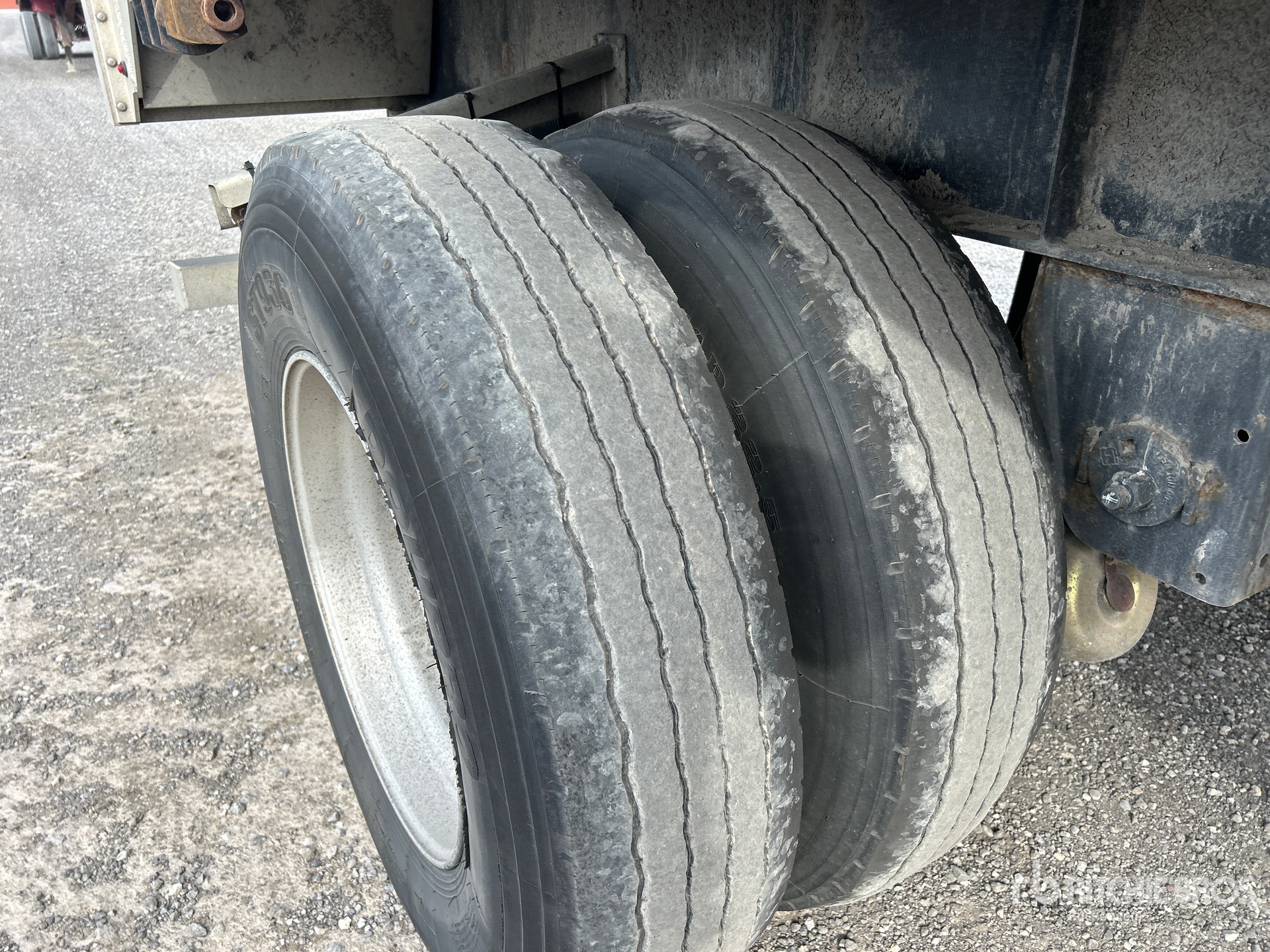 2019 Wilson 48 FT T/A SPREAD AXLE