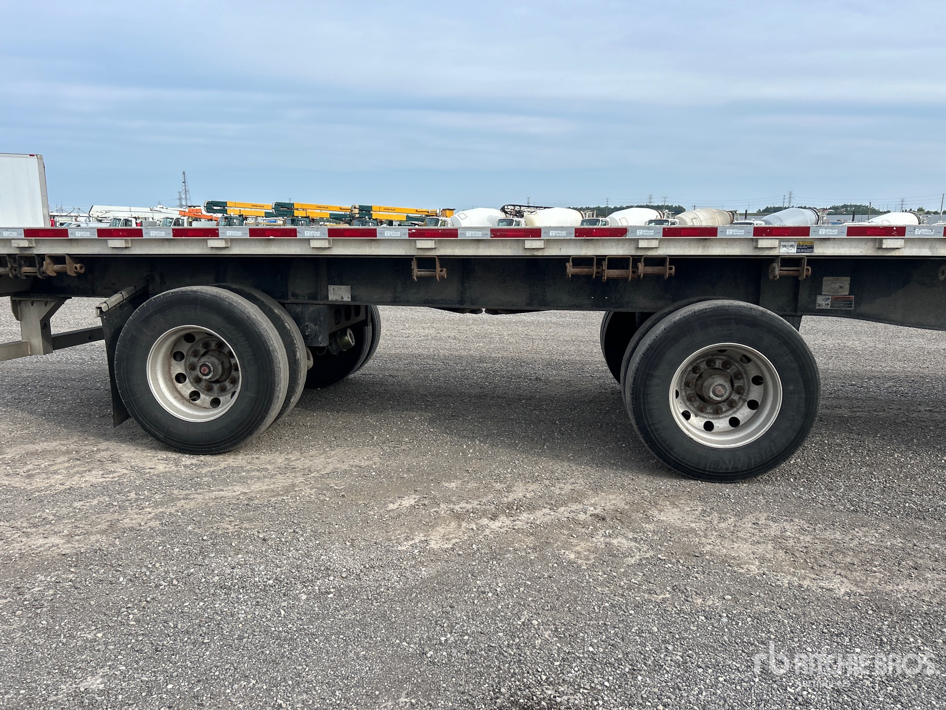 2019 Wilson 48 FT T/A SPREAD AXLE