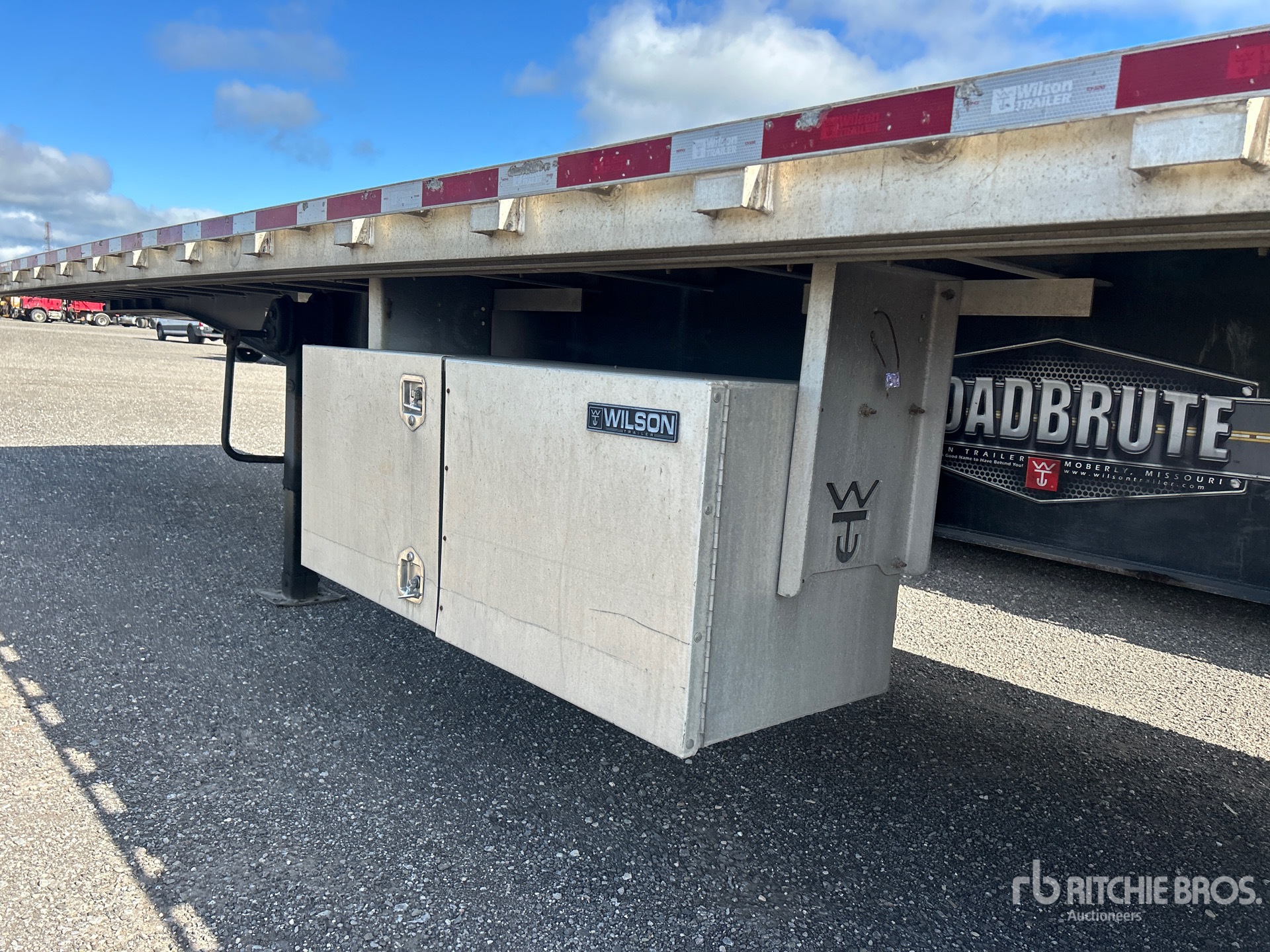 2019 Wilson 48 FT T/A SPREAD AXLE