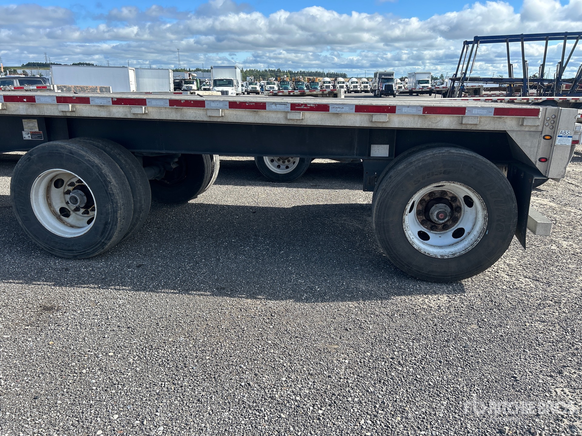 2019 Wilson 48 FT T/A SPREAD AXLE