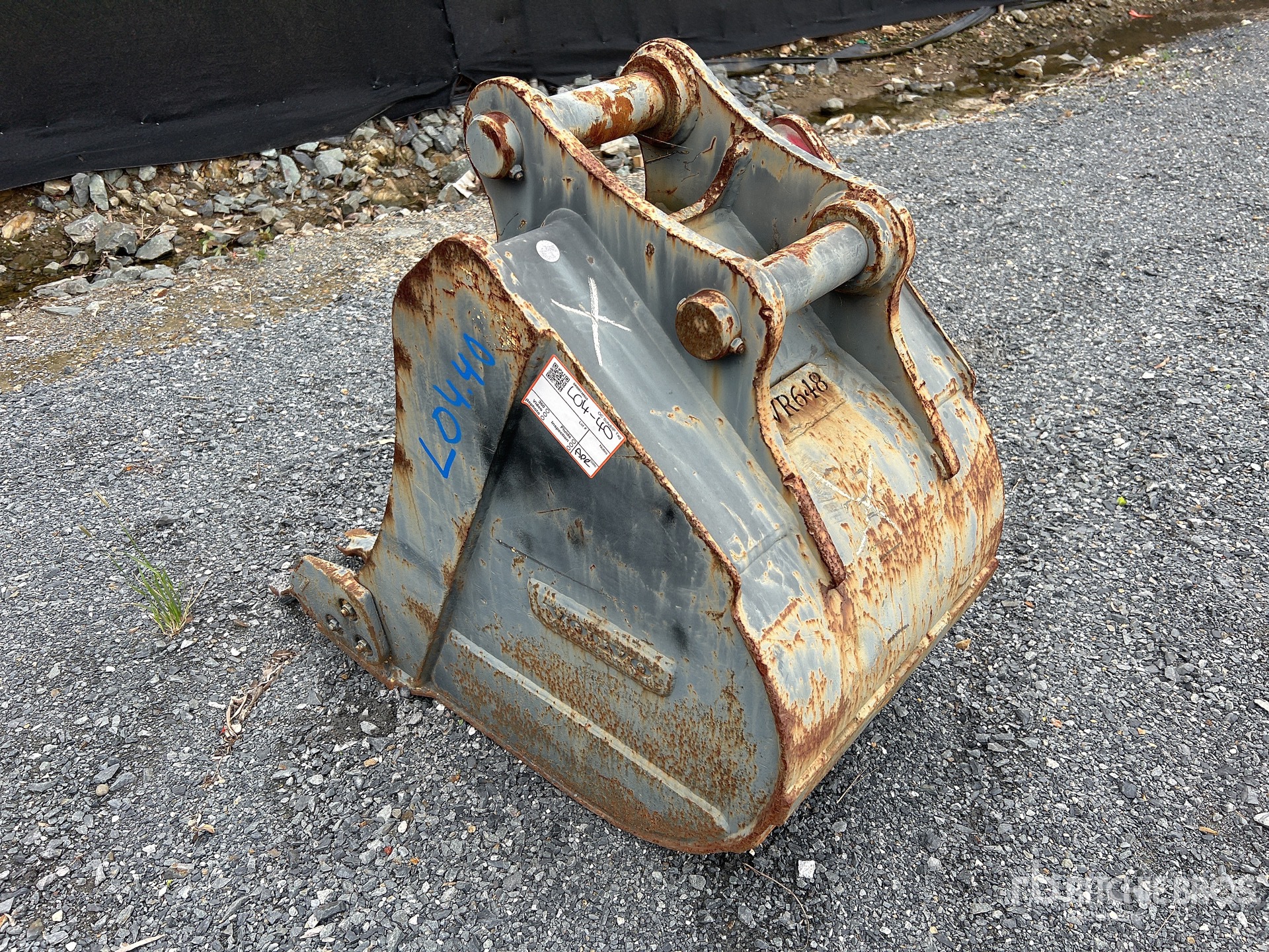 General Appearance with Picture, Left Rear Corner