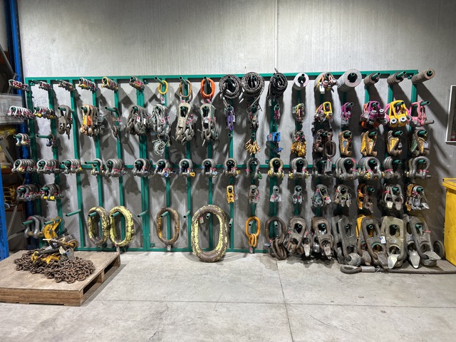 Quantity of Mast Rings, Clutches & Bow Shackle