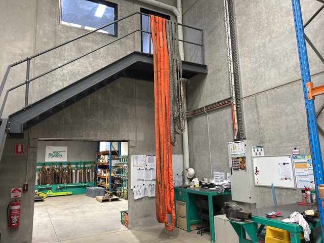 Quantity of (4) Sling