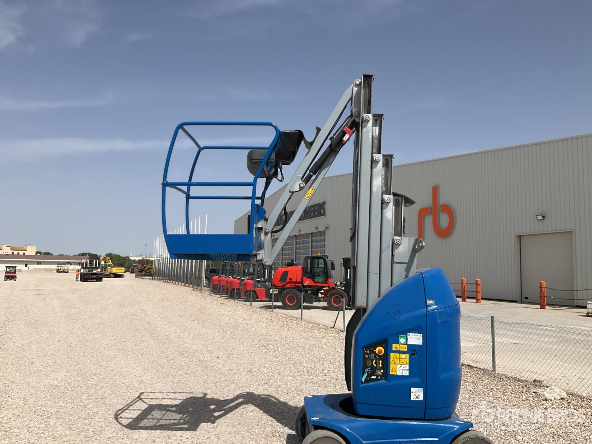 2013 JLG TOUCAN 10E