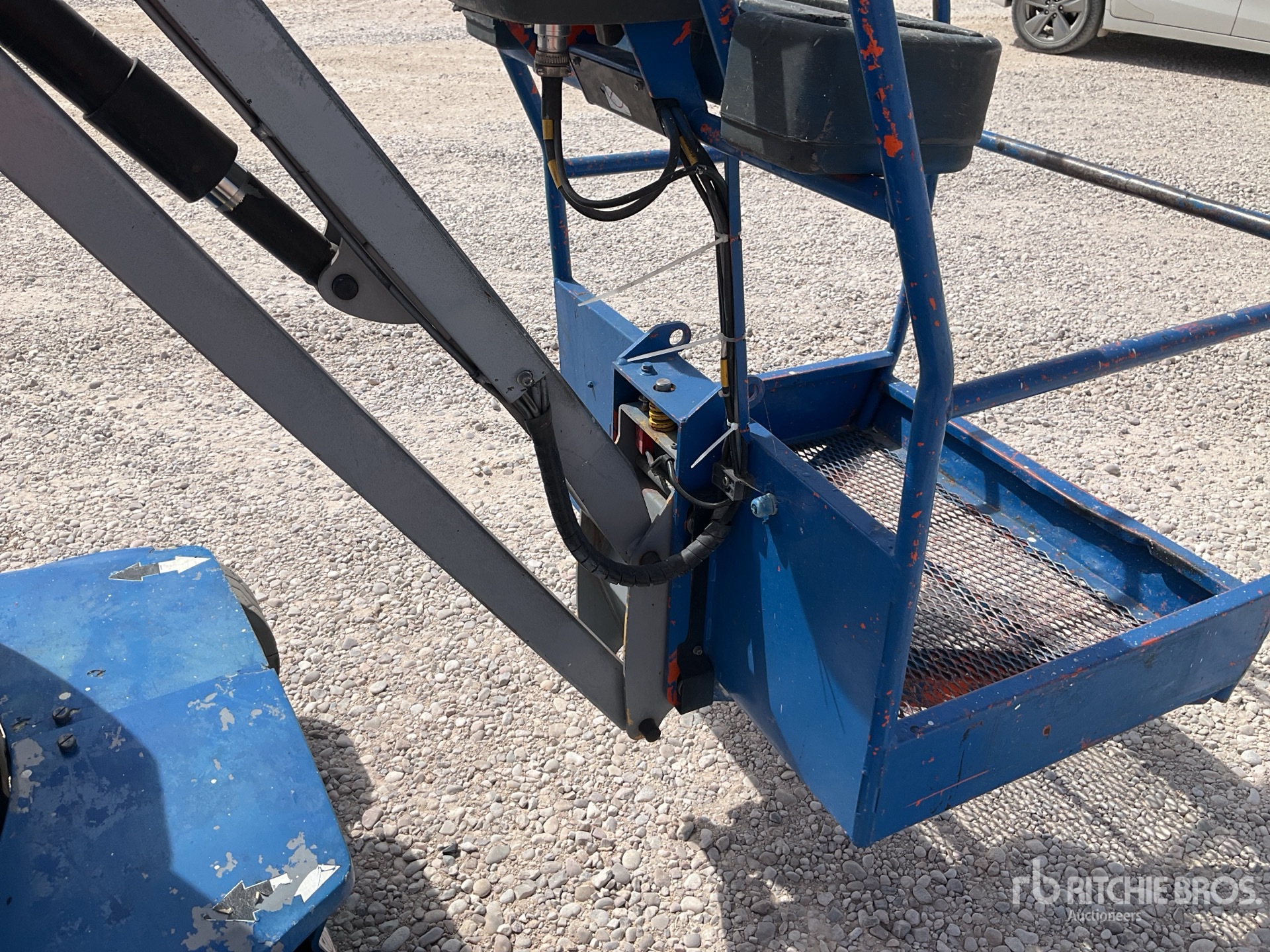 2013 JLG TOUCAN 10E