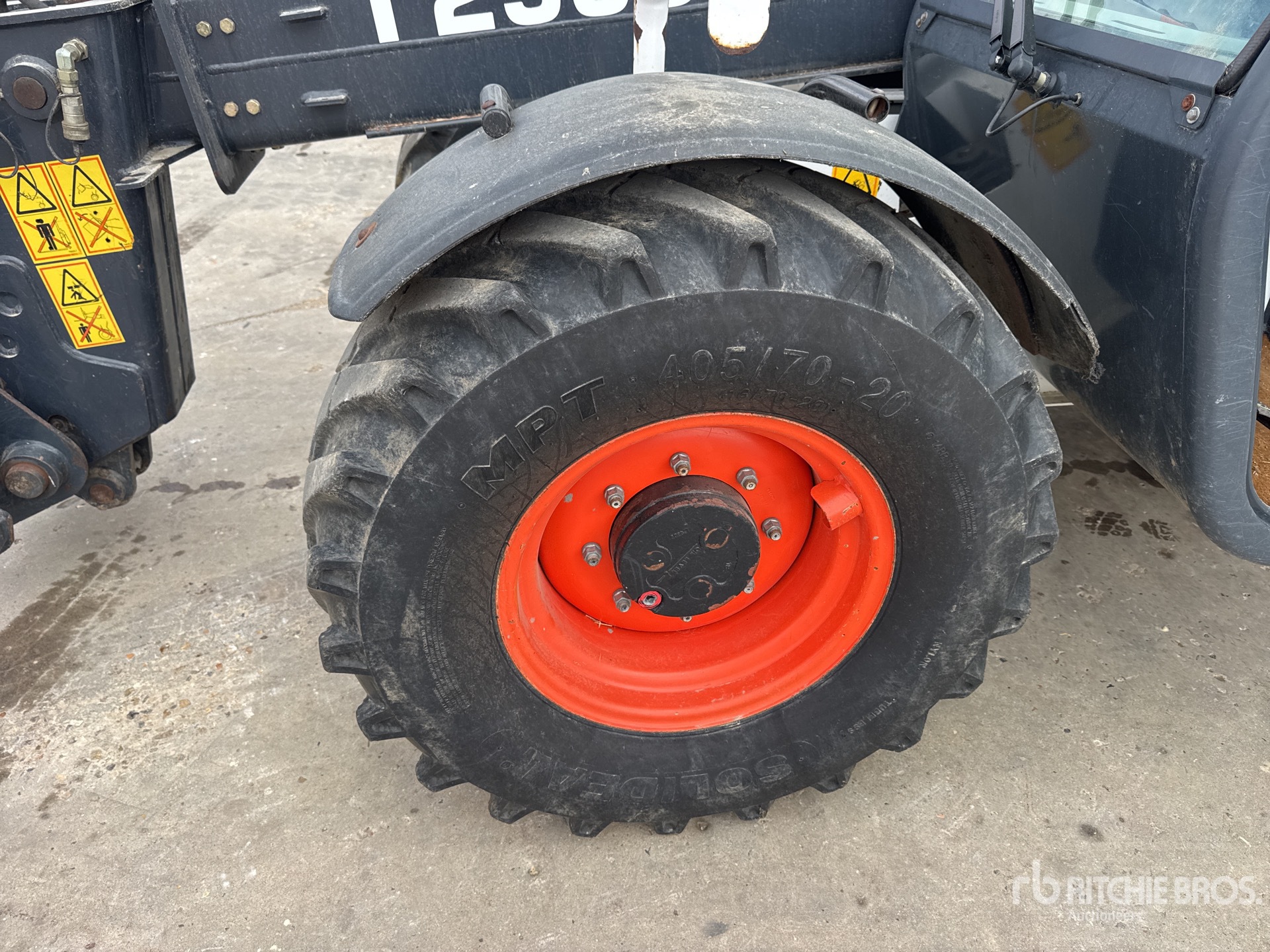 2001 Bobcat T2566