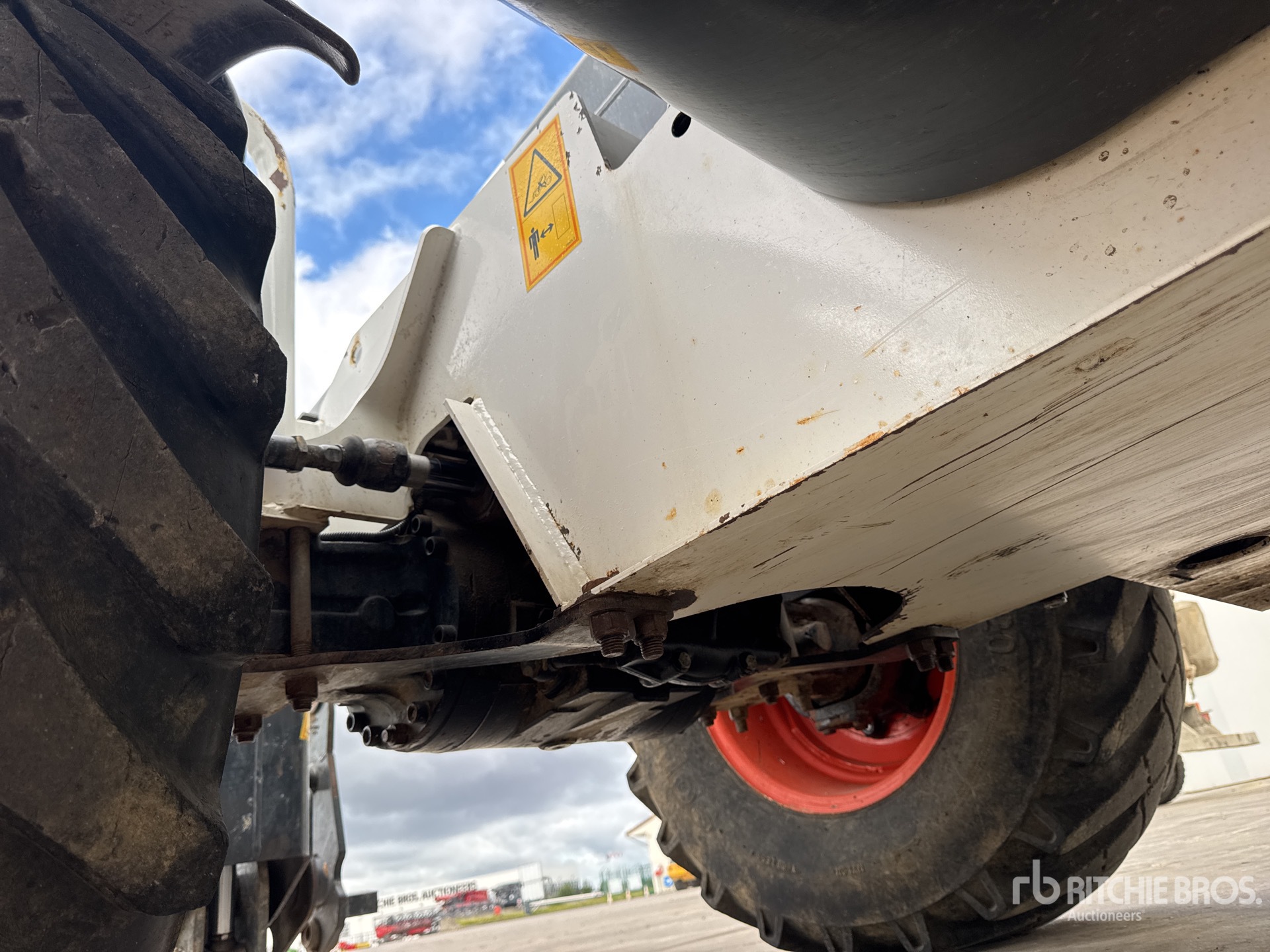 2001 Bobcat T2566