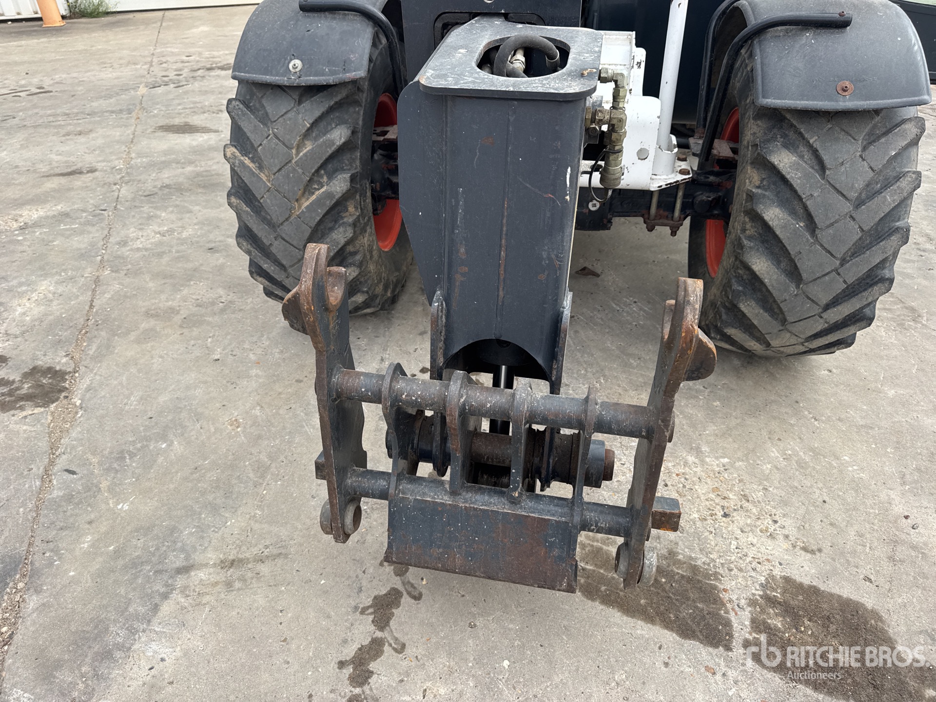 2001 Bobcat T2566