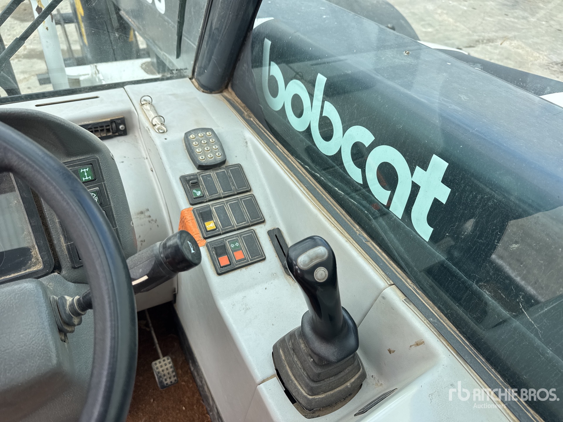 2001 Bobcat T2566