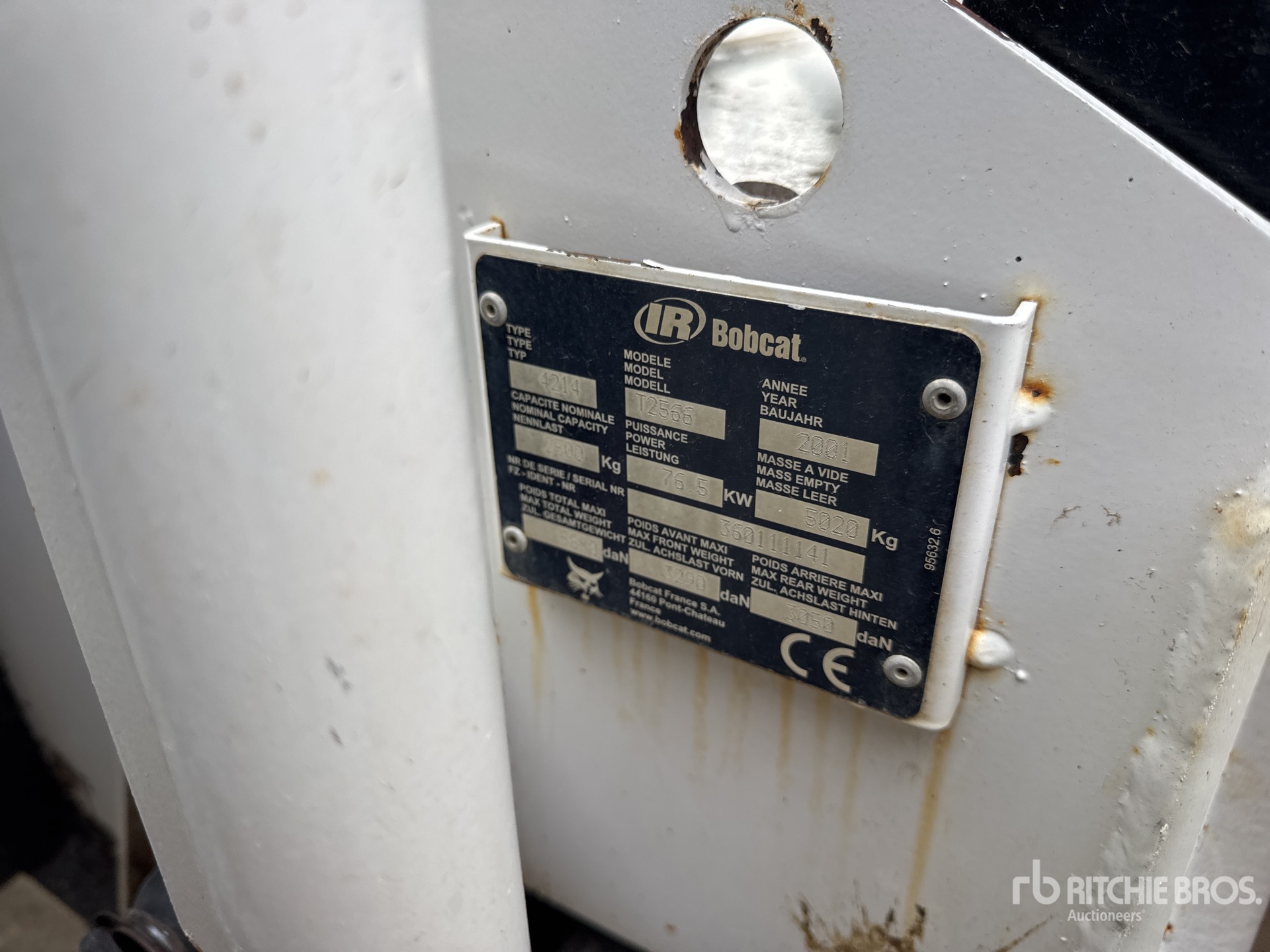 2001 Bobcat T2566