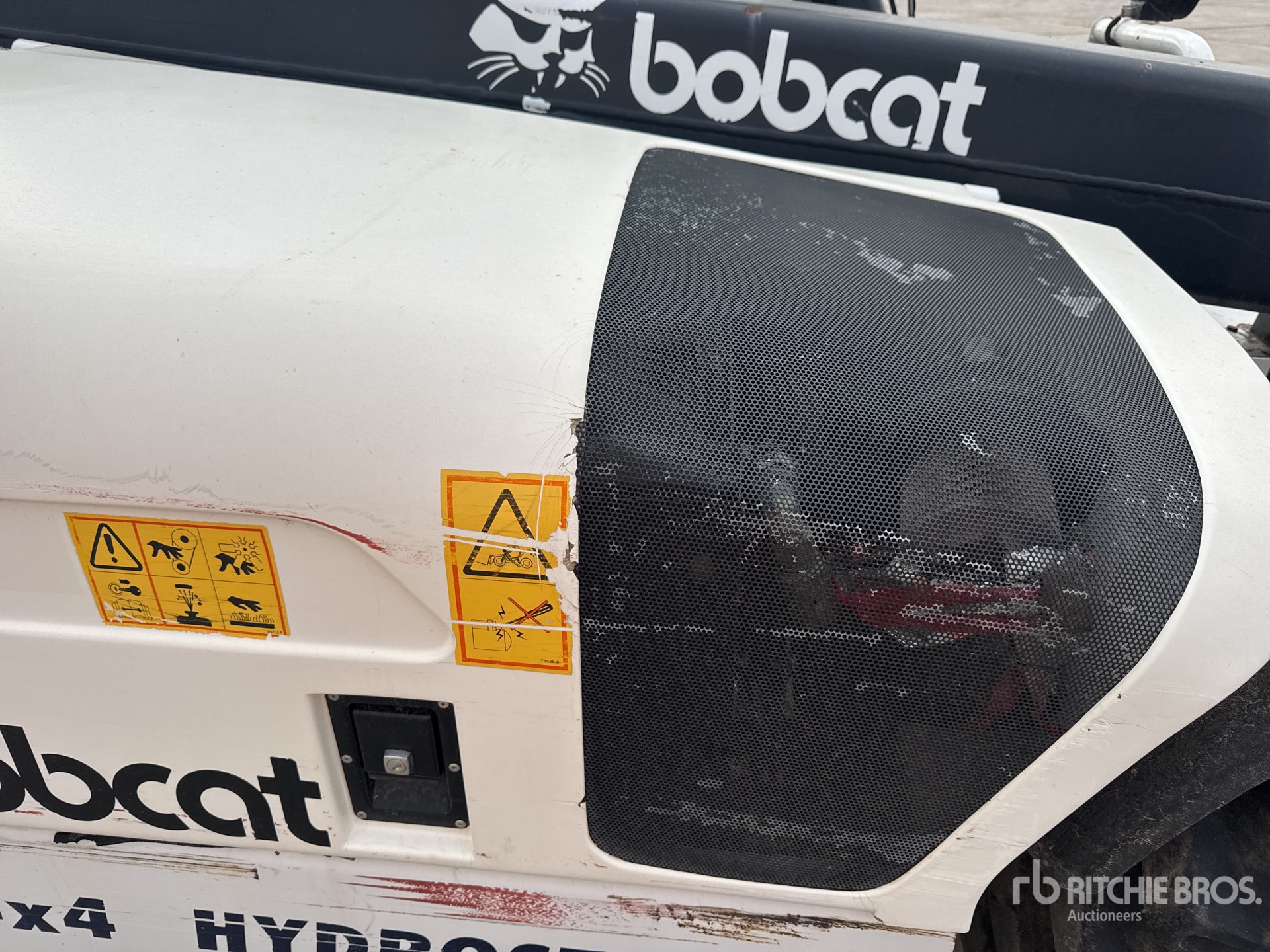 2001 Bobcat T2566