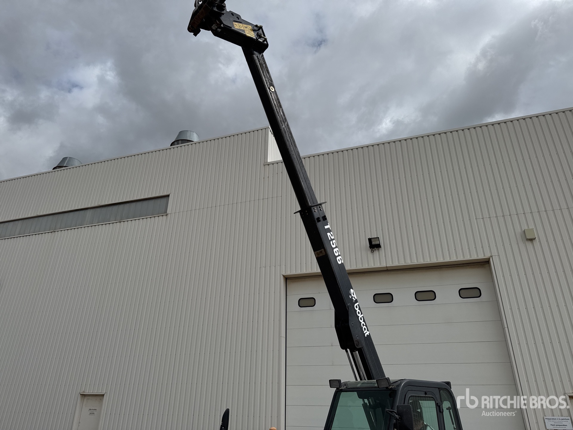 2001 Bobcat T2566
