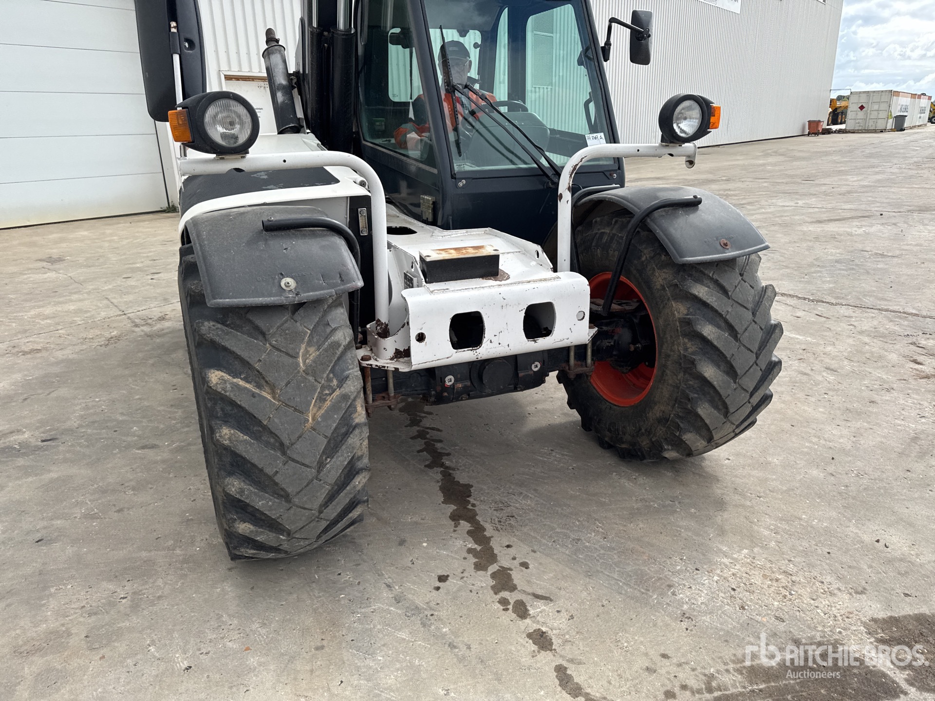 2001 Bobcat T2566